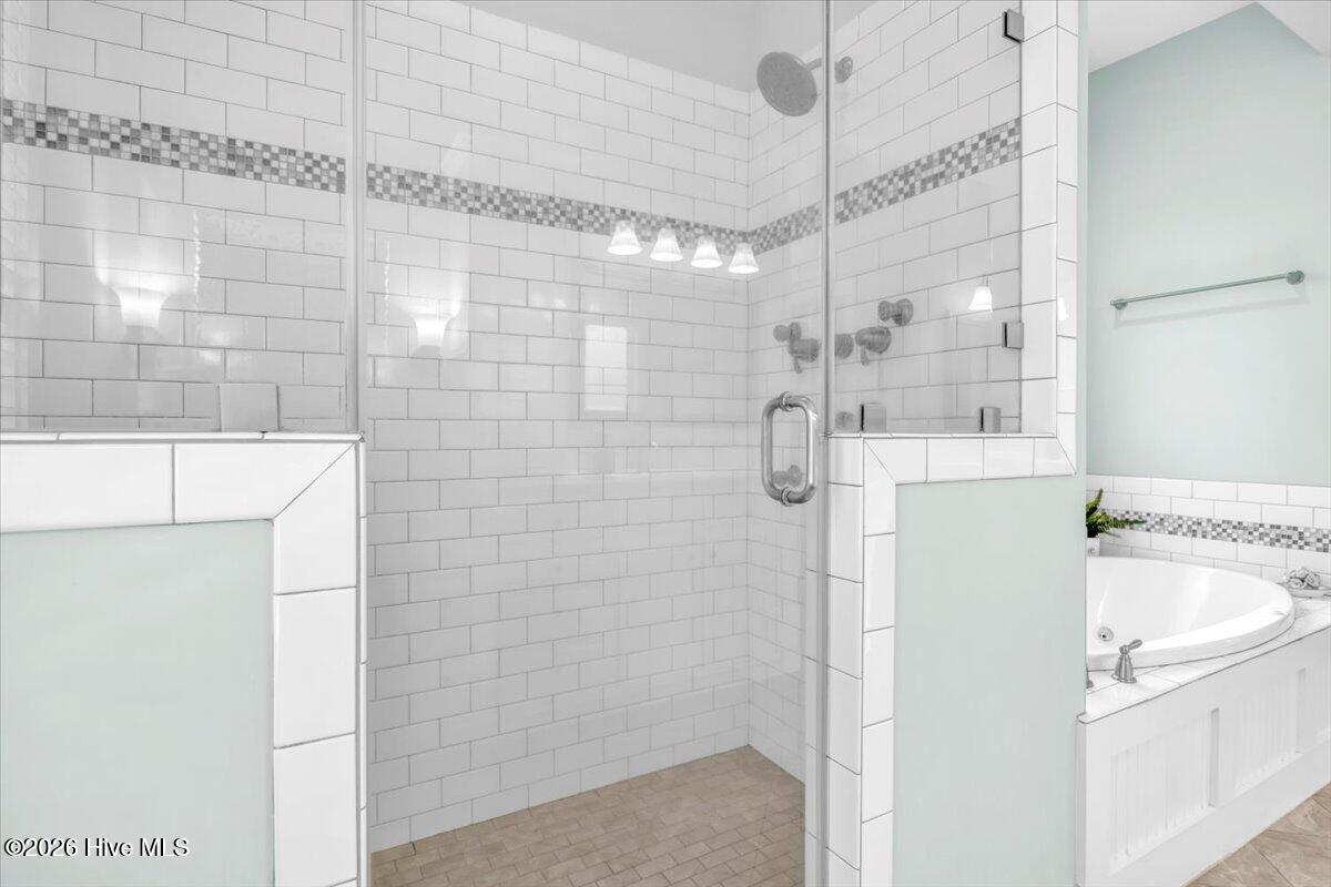 100552702 | Photo 33