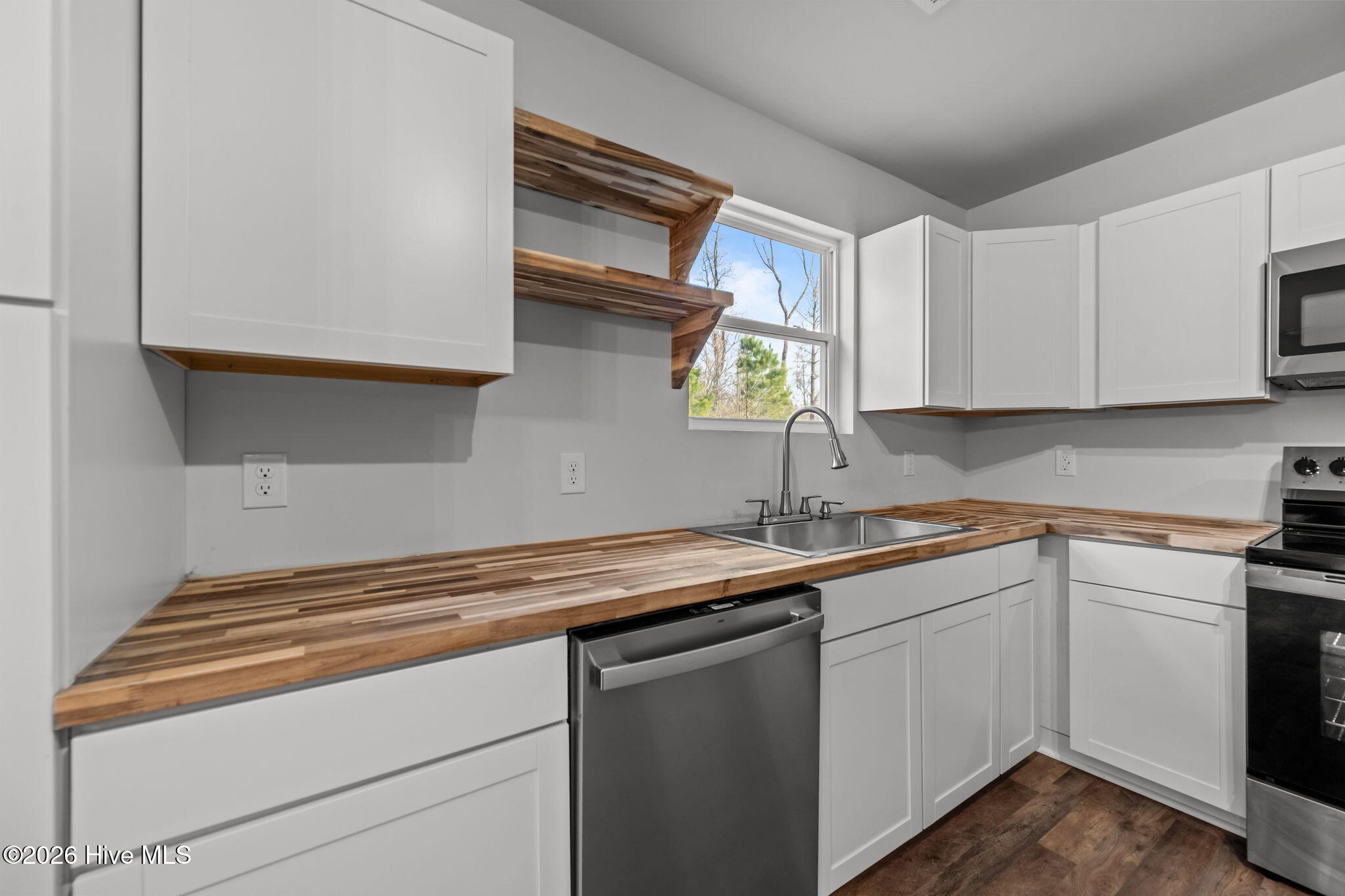 100505394 | Photo 21