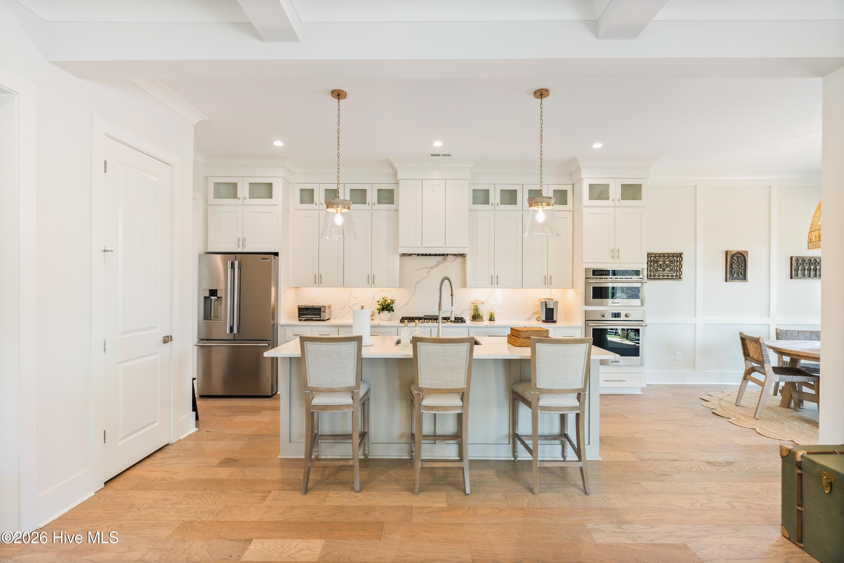 100546830 | Photo 15