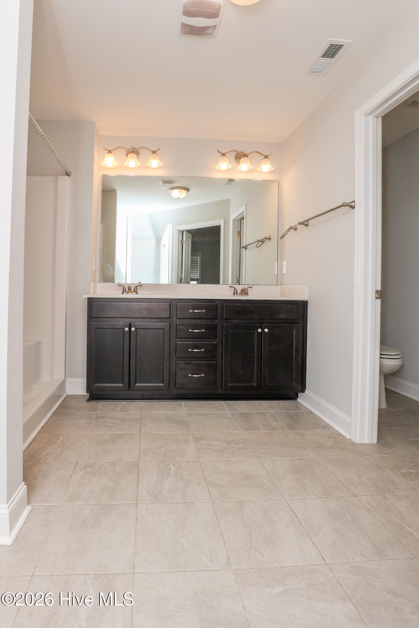 100559393 | Photo 14