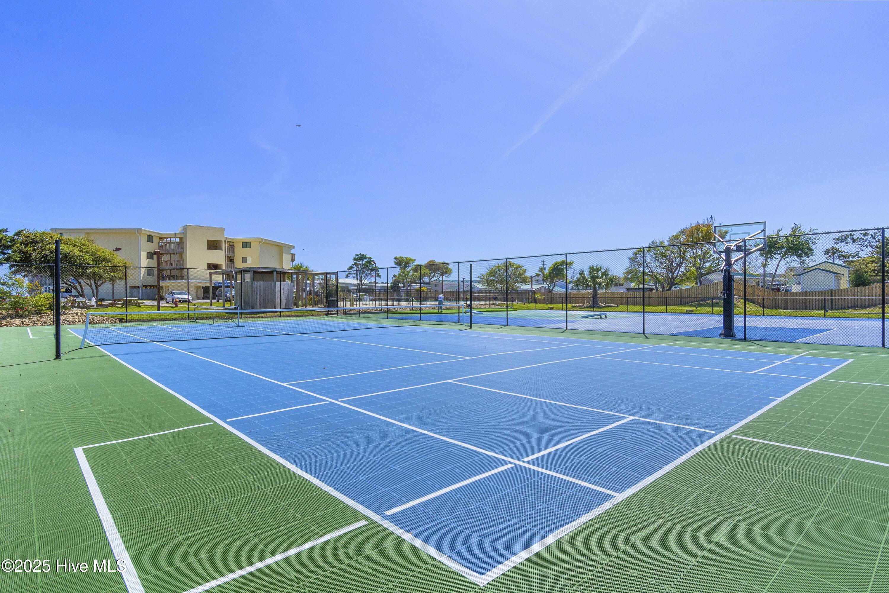 100519388 | Photo 45