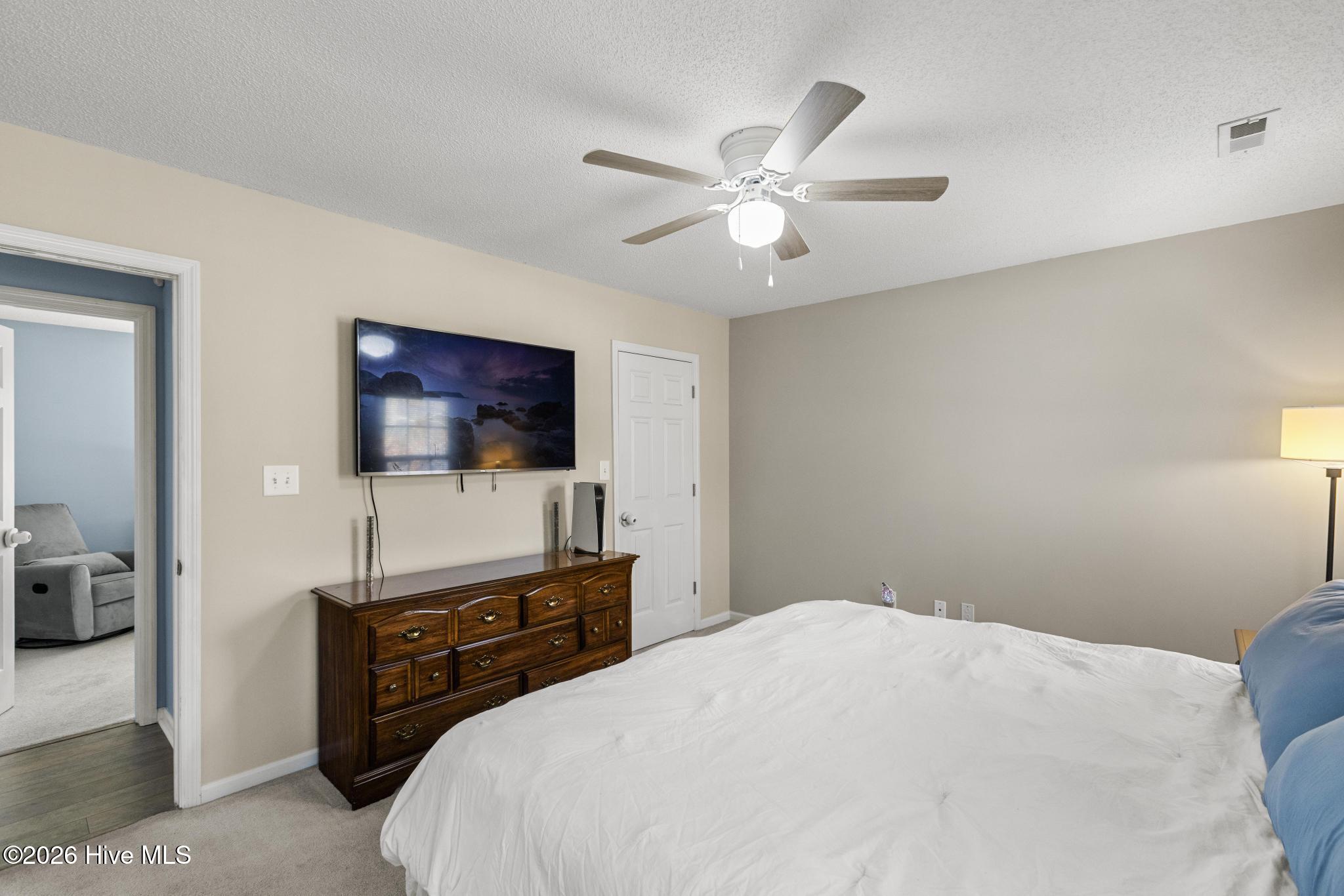 100549884 | Photo 18