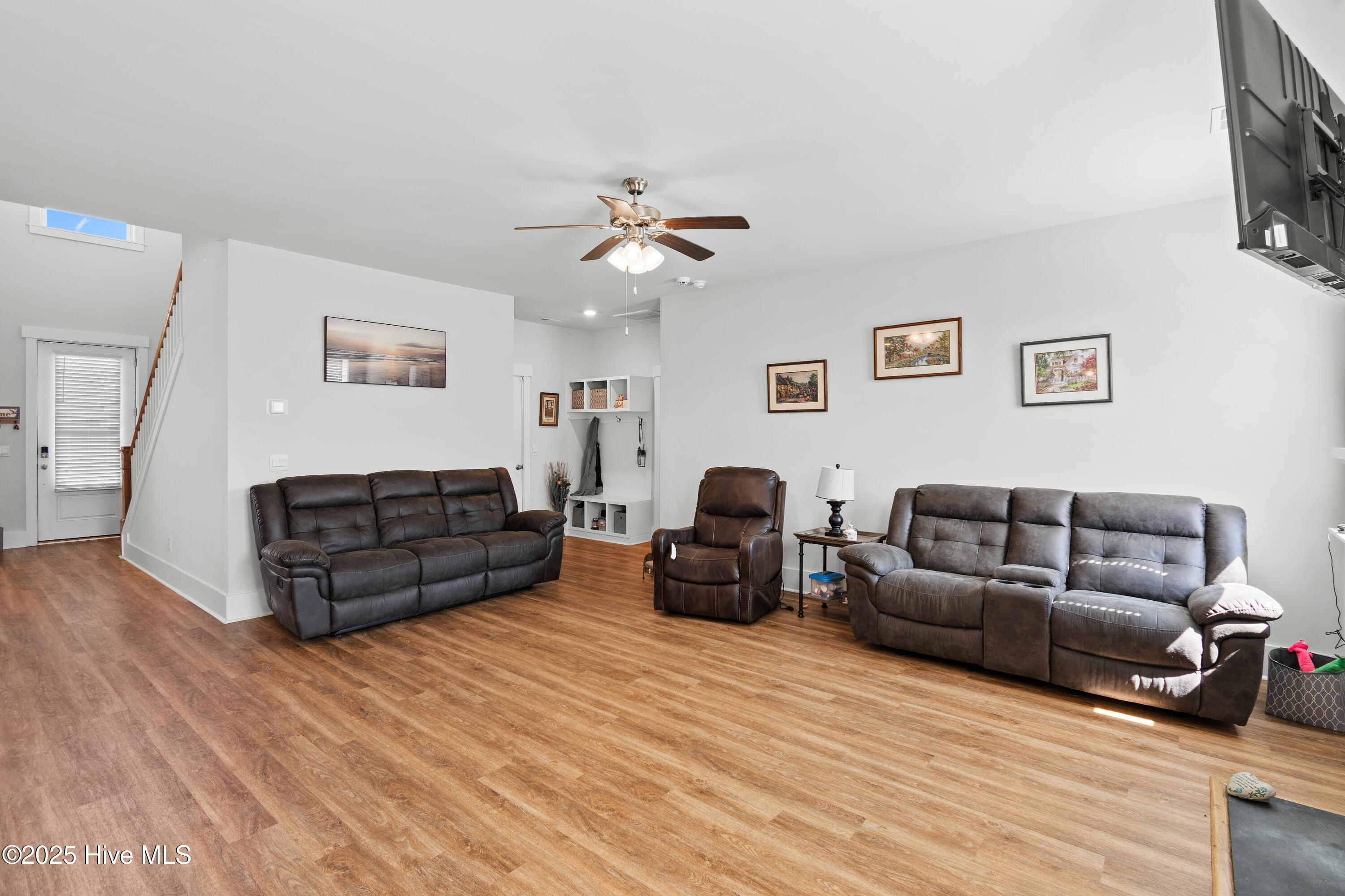 100497017 | Photo 10