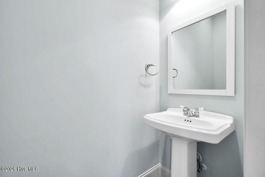 100566993 | Photo 22