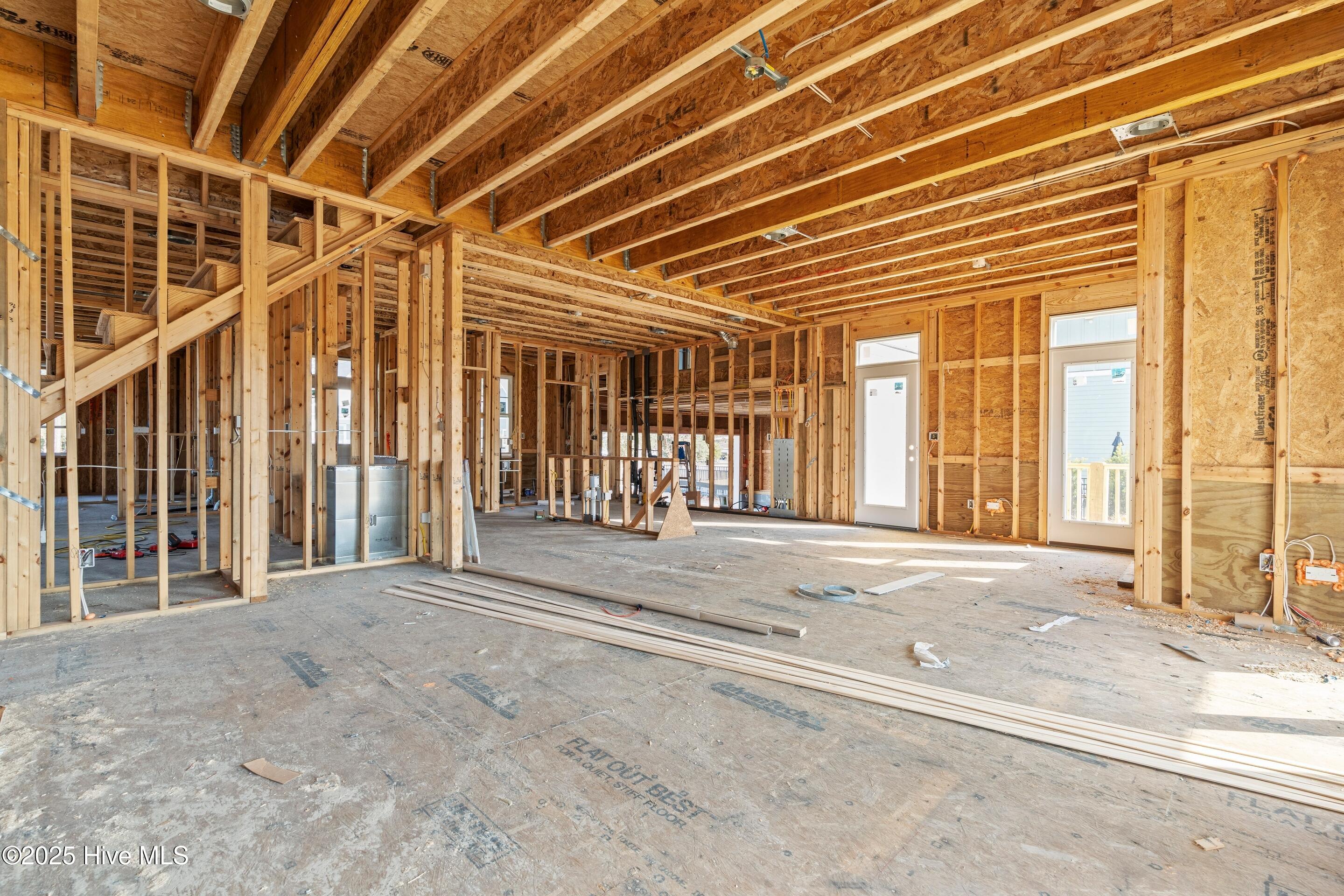 100543069 | Photo 42