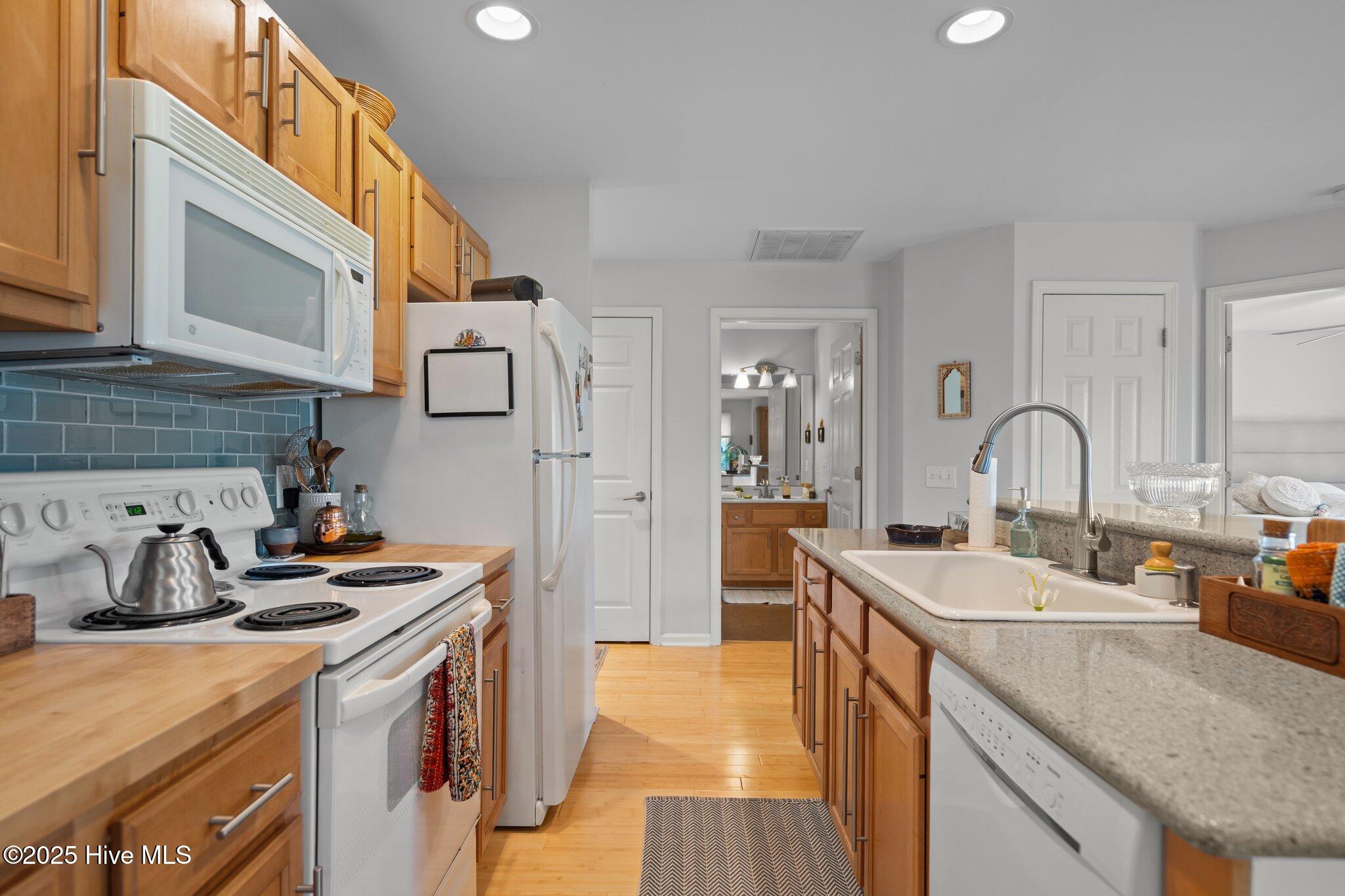 100517817 | Photo 10