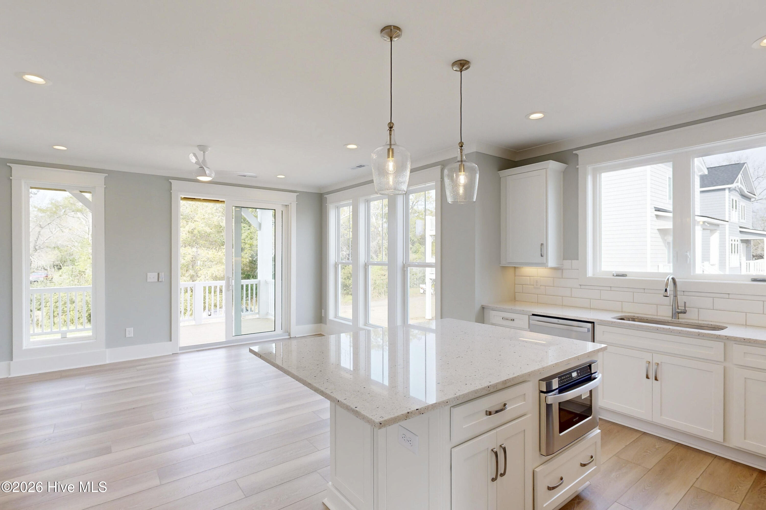 100559746 | Photo 49