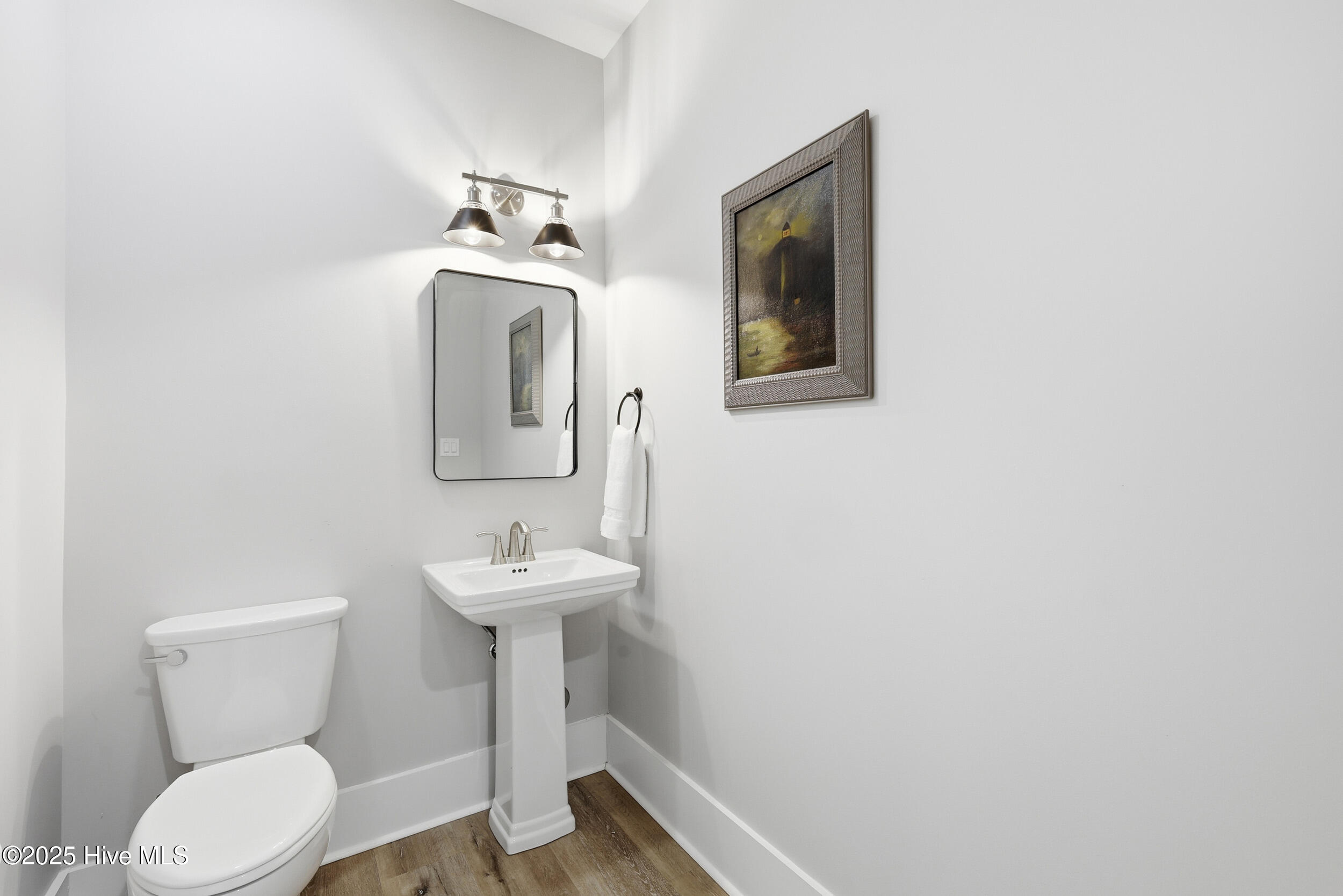 100542294 | Photo 35