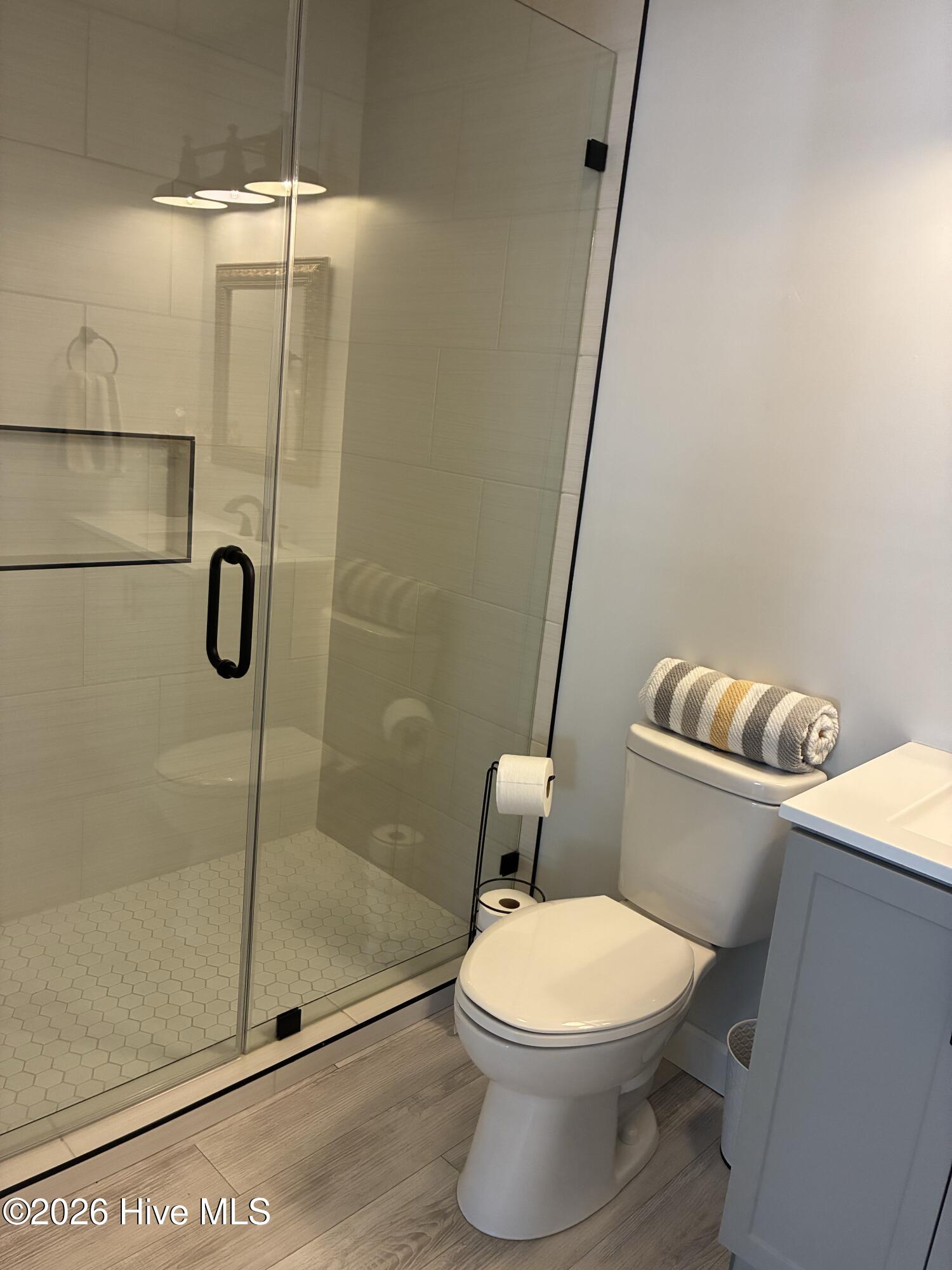 100532121 | Photo 16