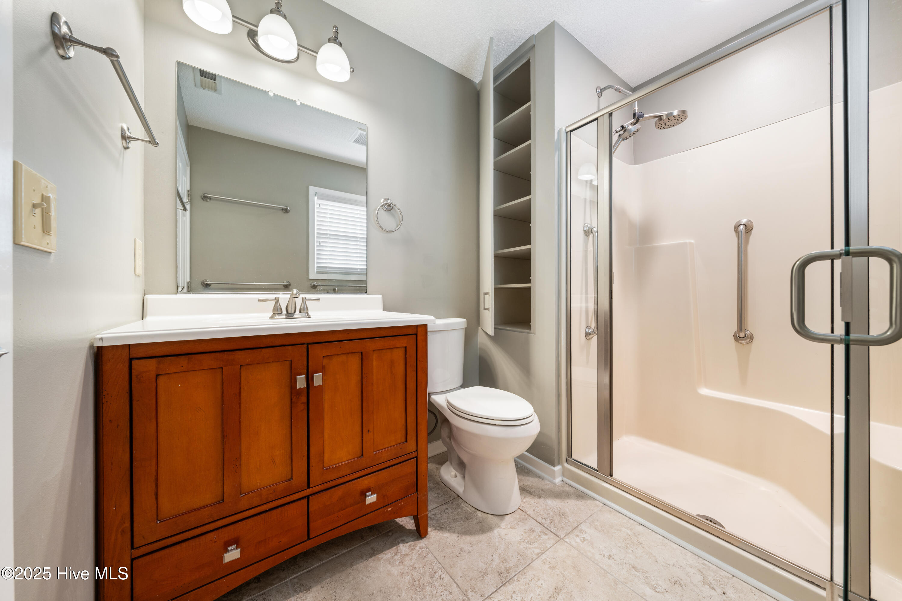 100543357 | Photo 34