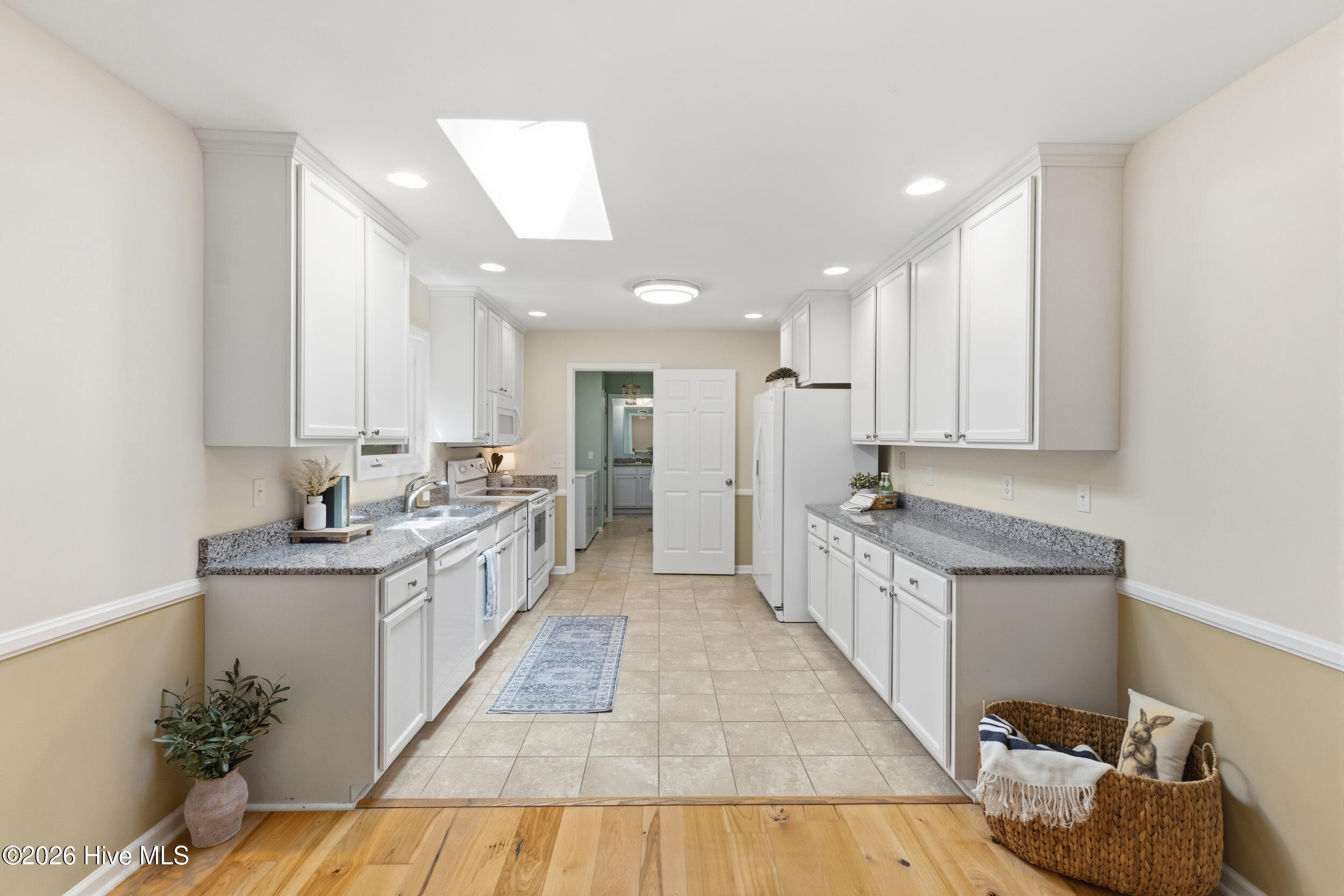 100565725 | Photo 18