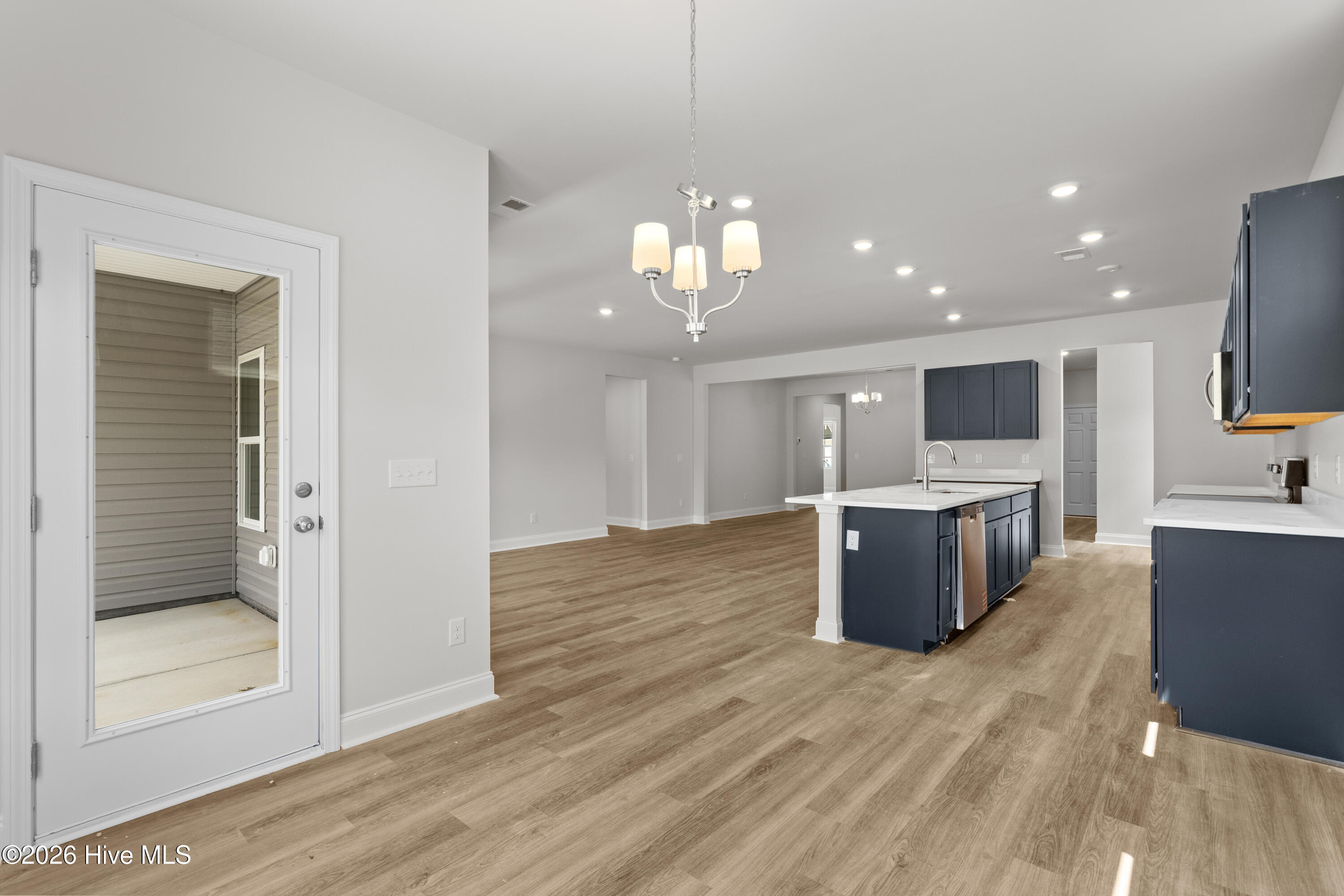 100554702 | Photo 20