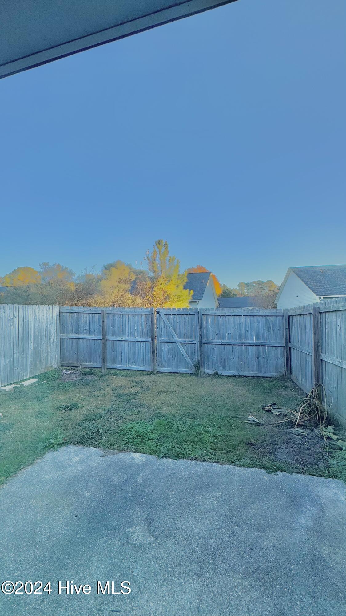 100581774 | Photo 14
