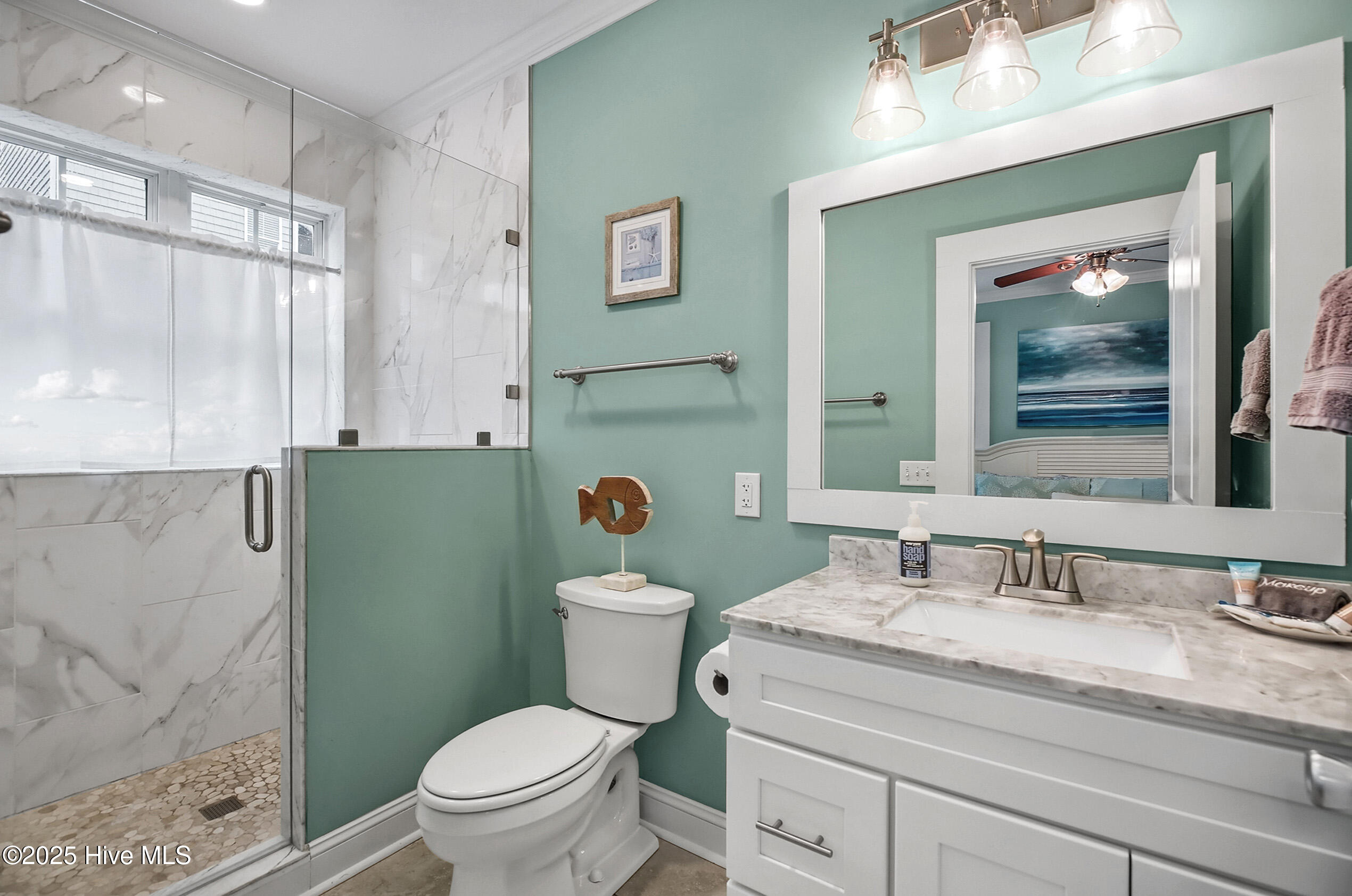 100557922 | Photo 17