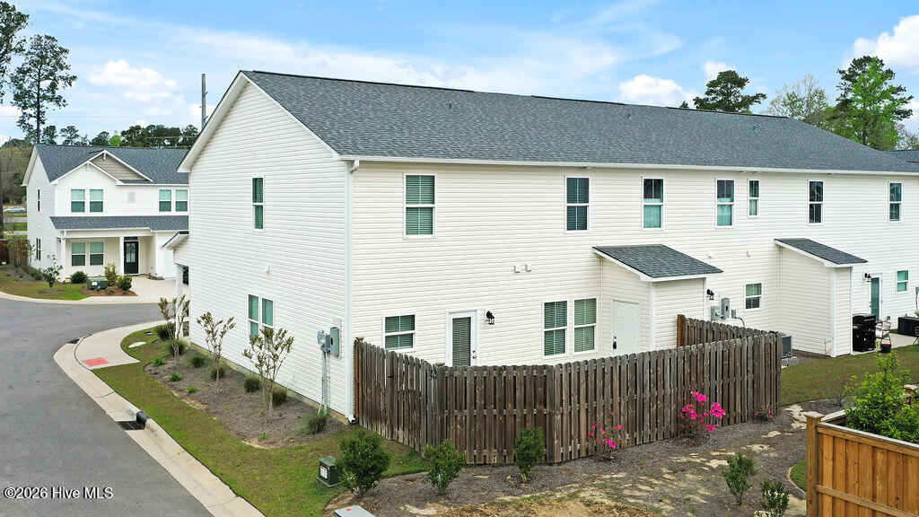 100565667 | Photo 39