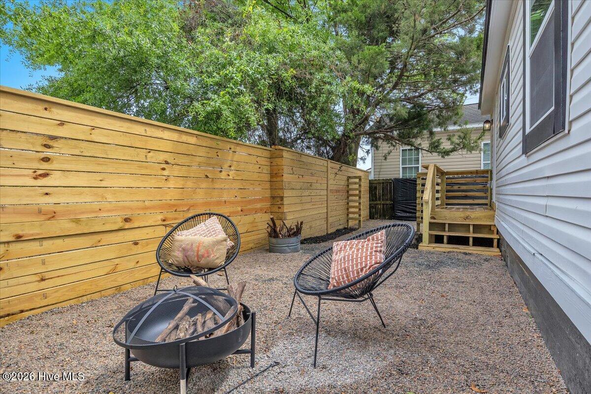 100570167 | Photo 28