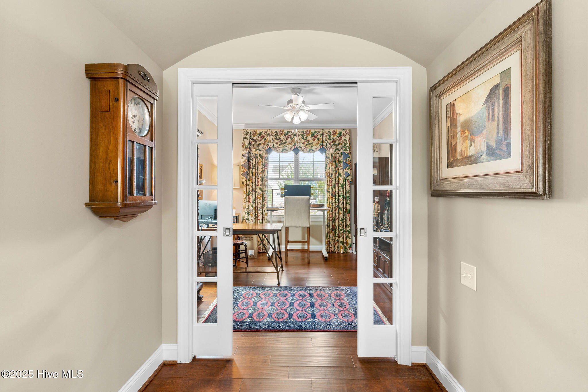 100518693 | Photo 24