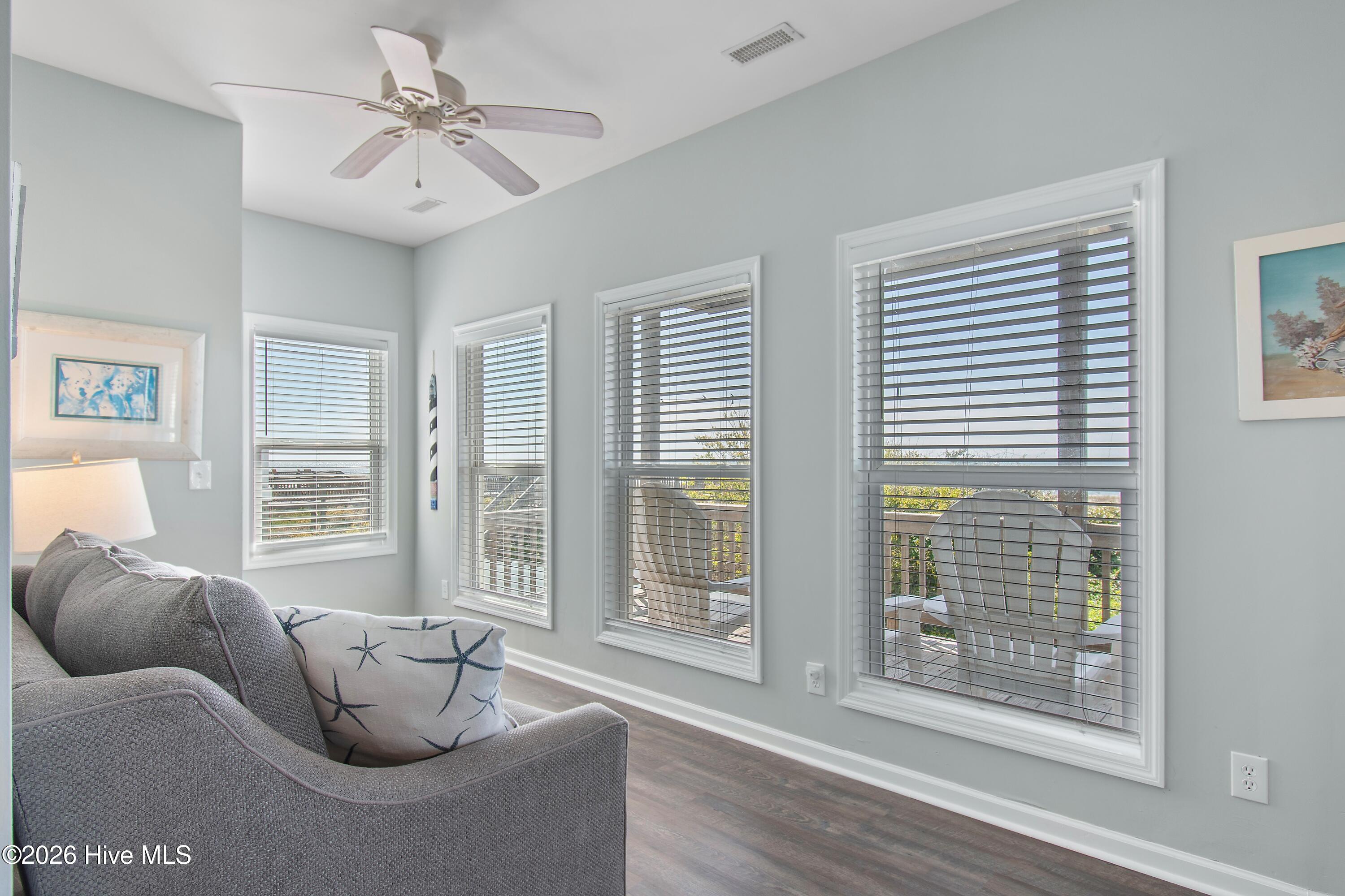 100566525 | Photo 15