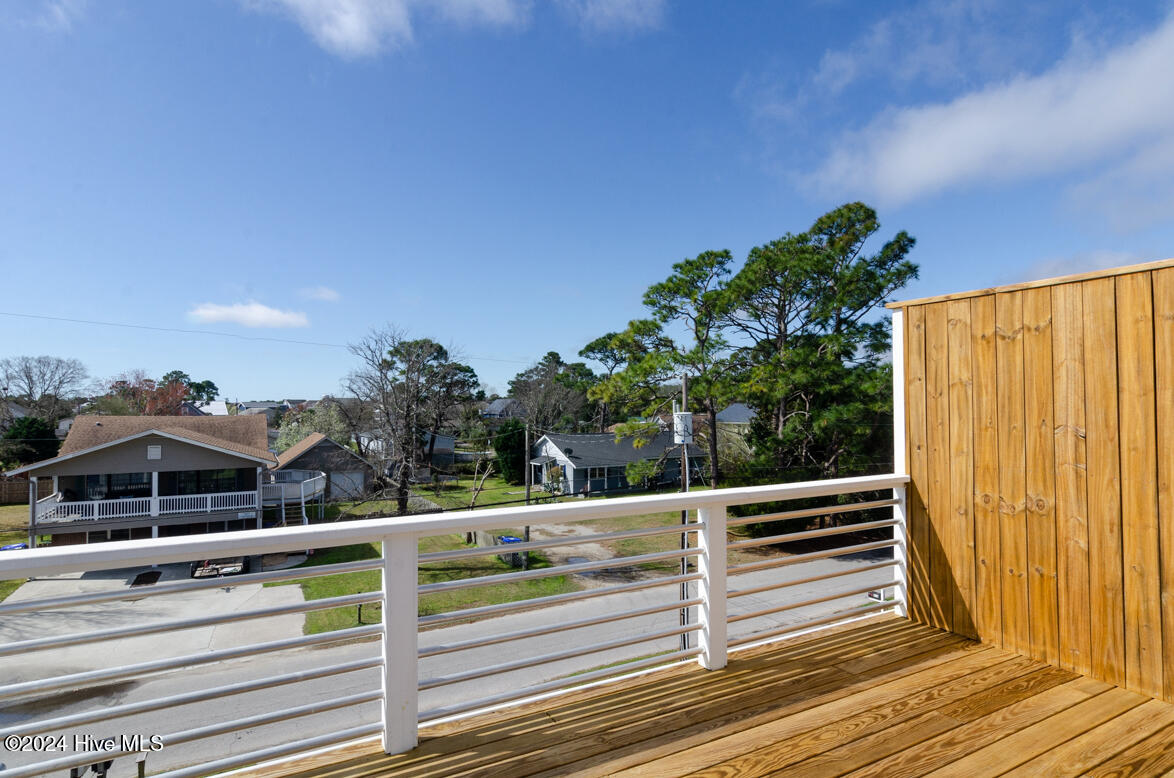 100547855 | Photo 14