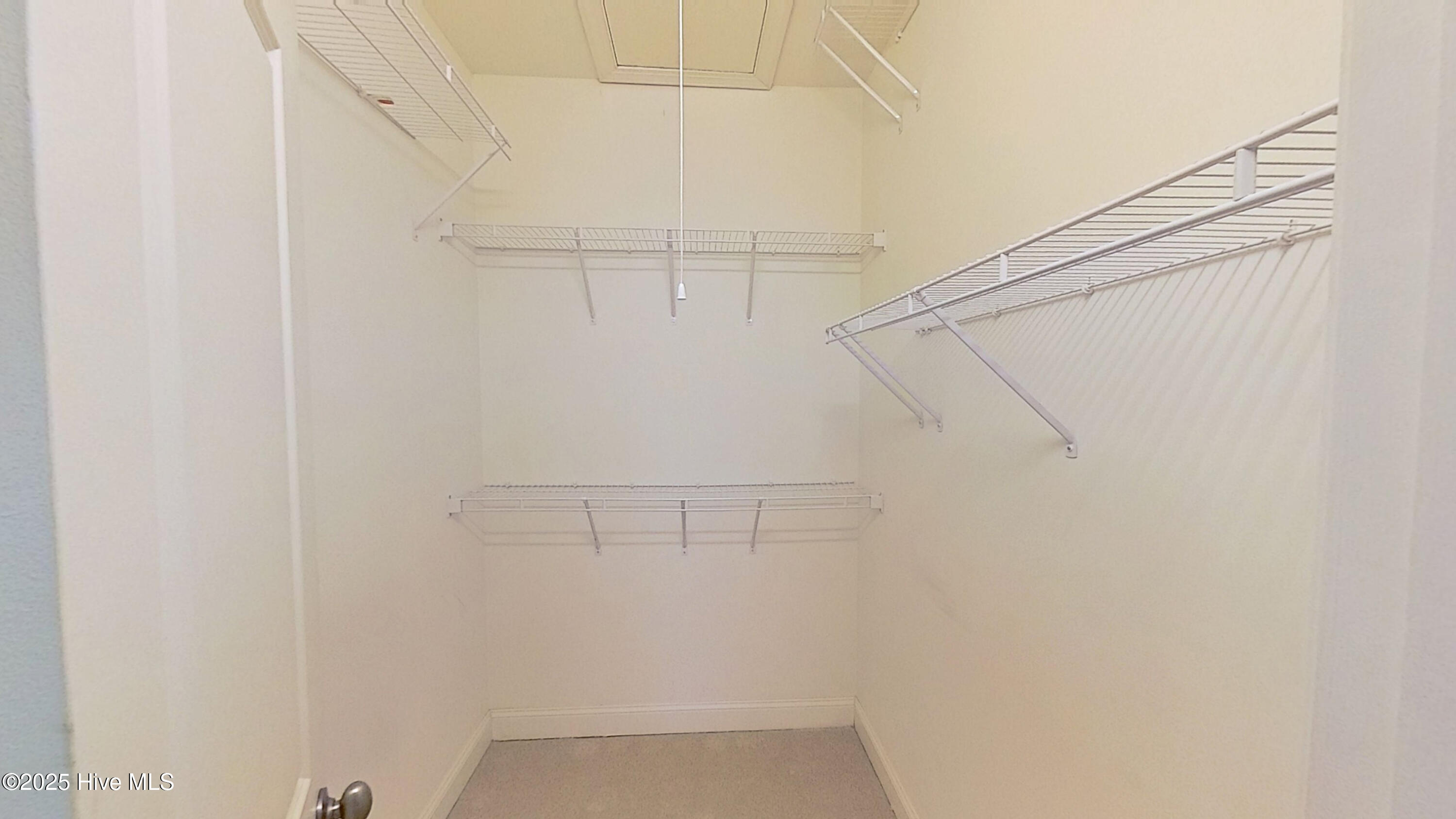 100544480 | Photo 14