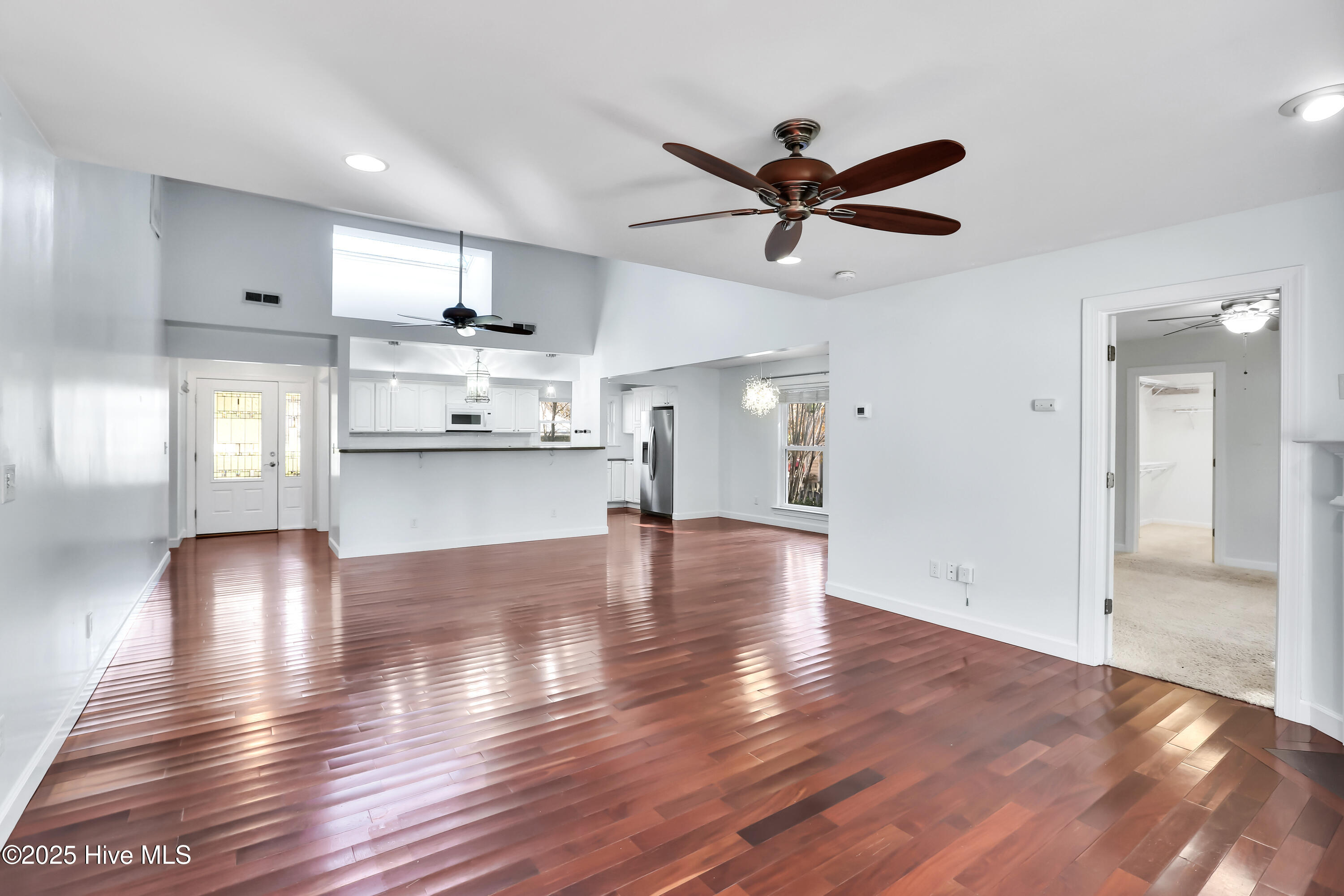 100543025 | Photo 21