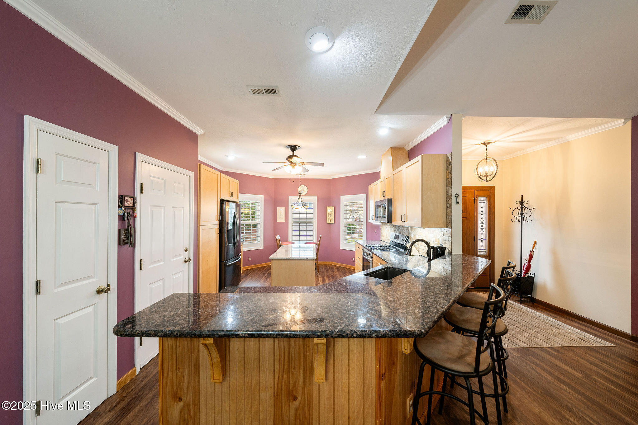 100537327 | Photo 18