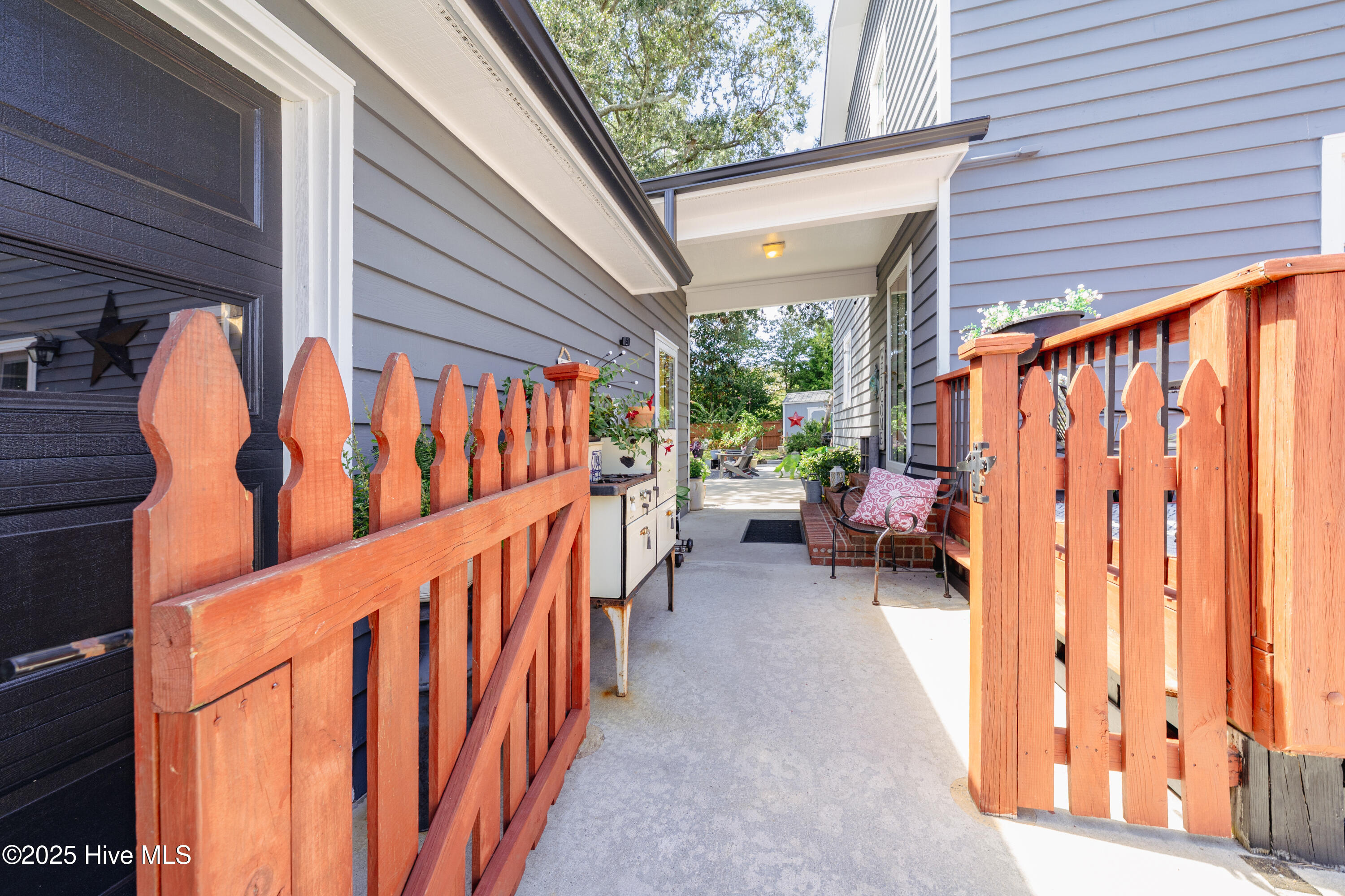 100557788 | Photo 19