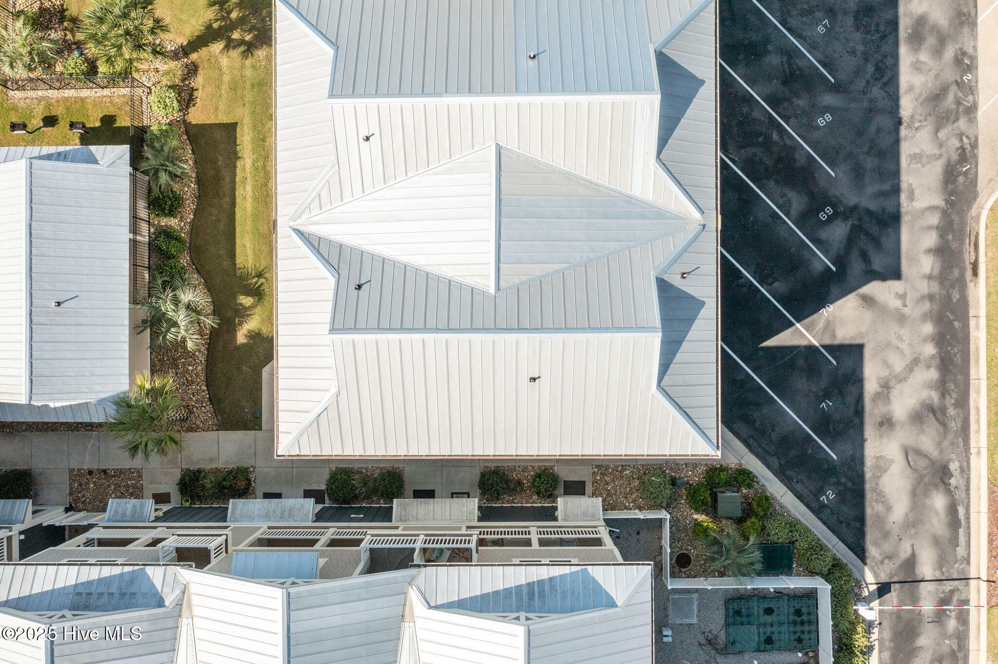 100535582 | Photo 48