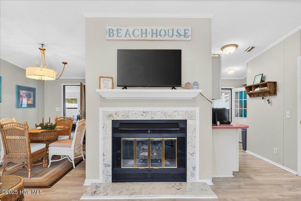 100535729 | Photo 11