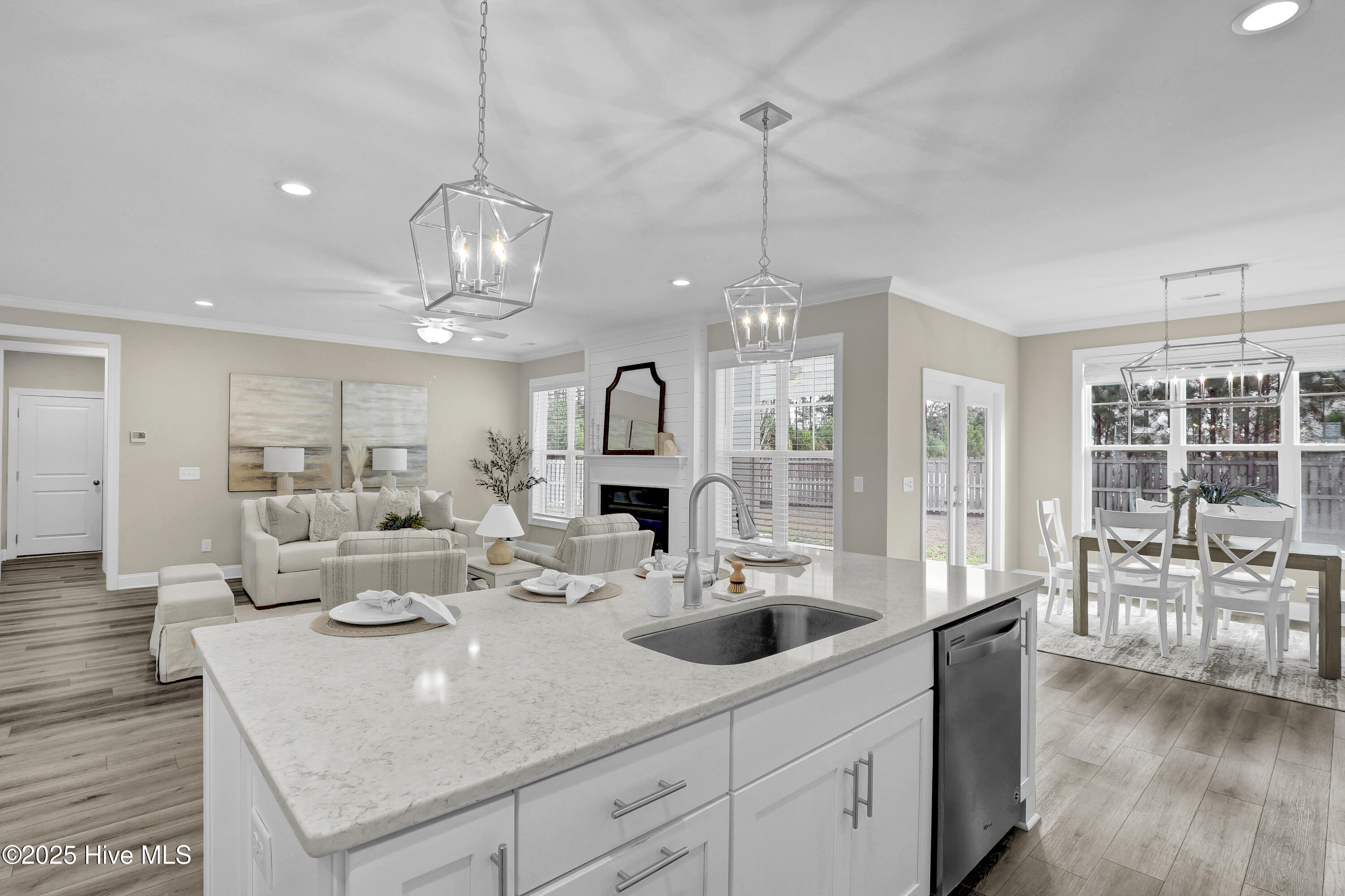 100545755 | Photo 12