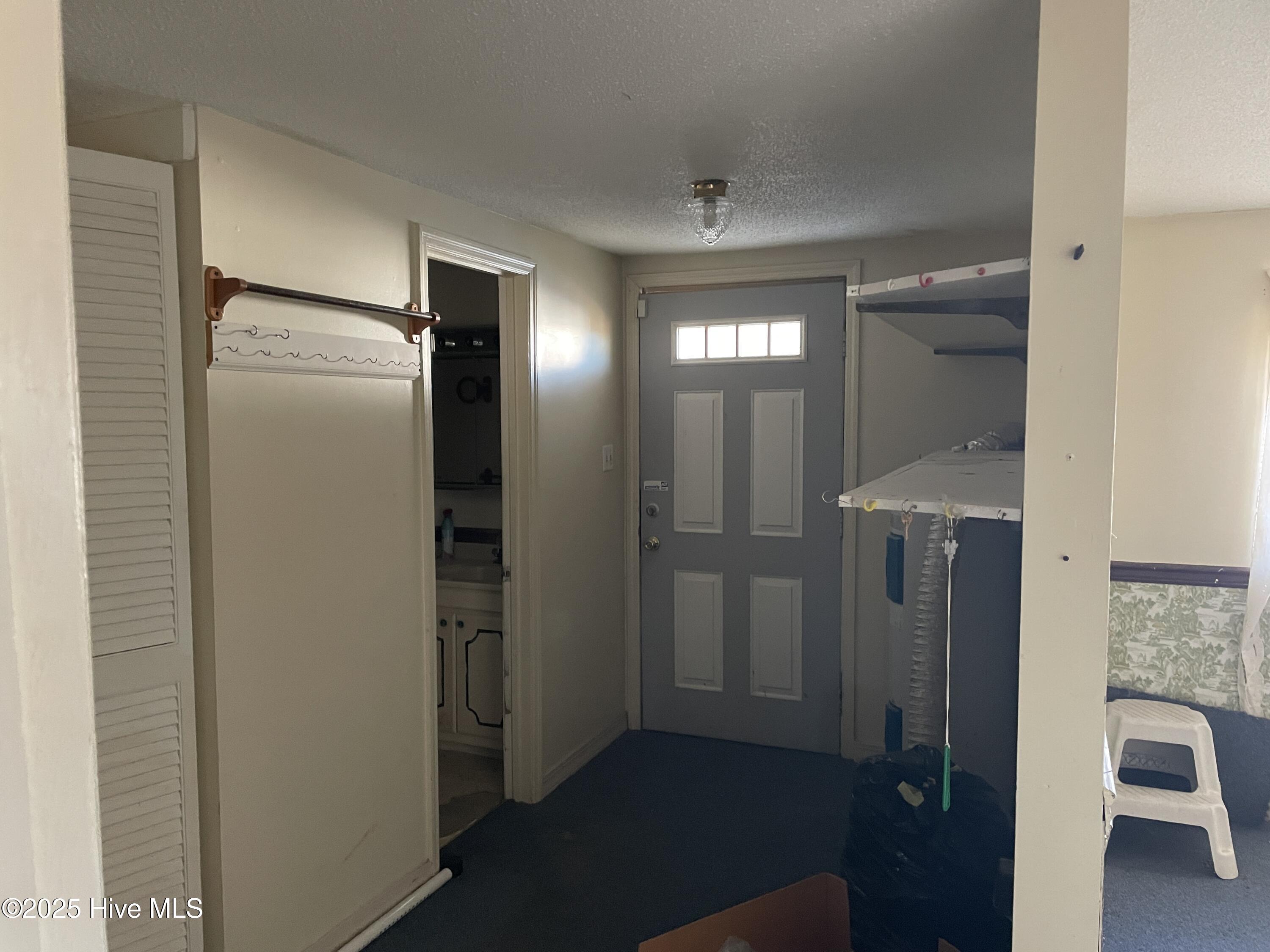 100546227 | Photo 16