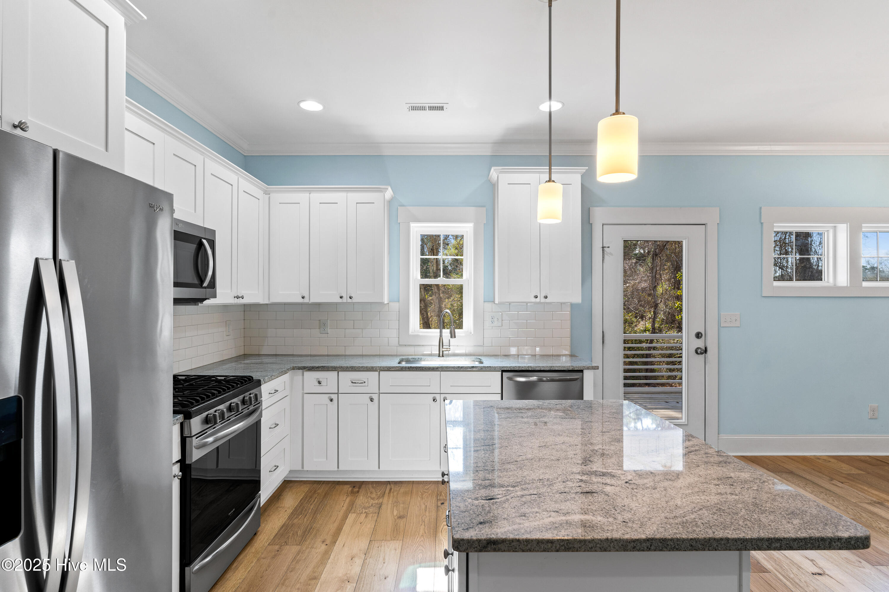 100529513 | Photo 17