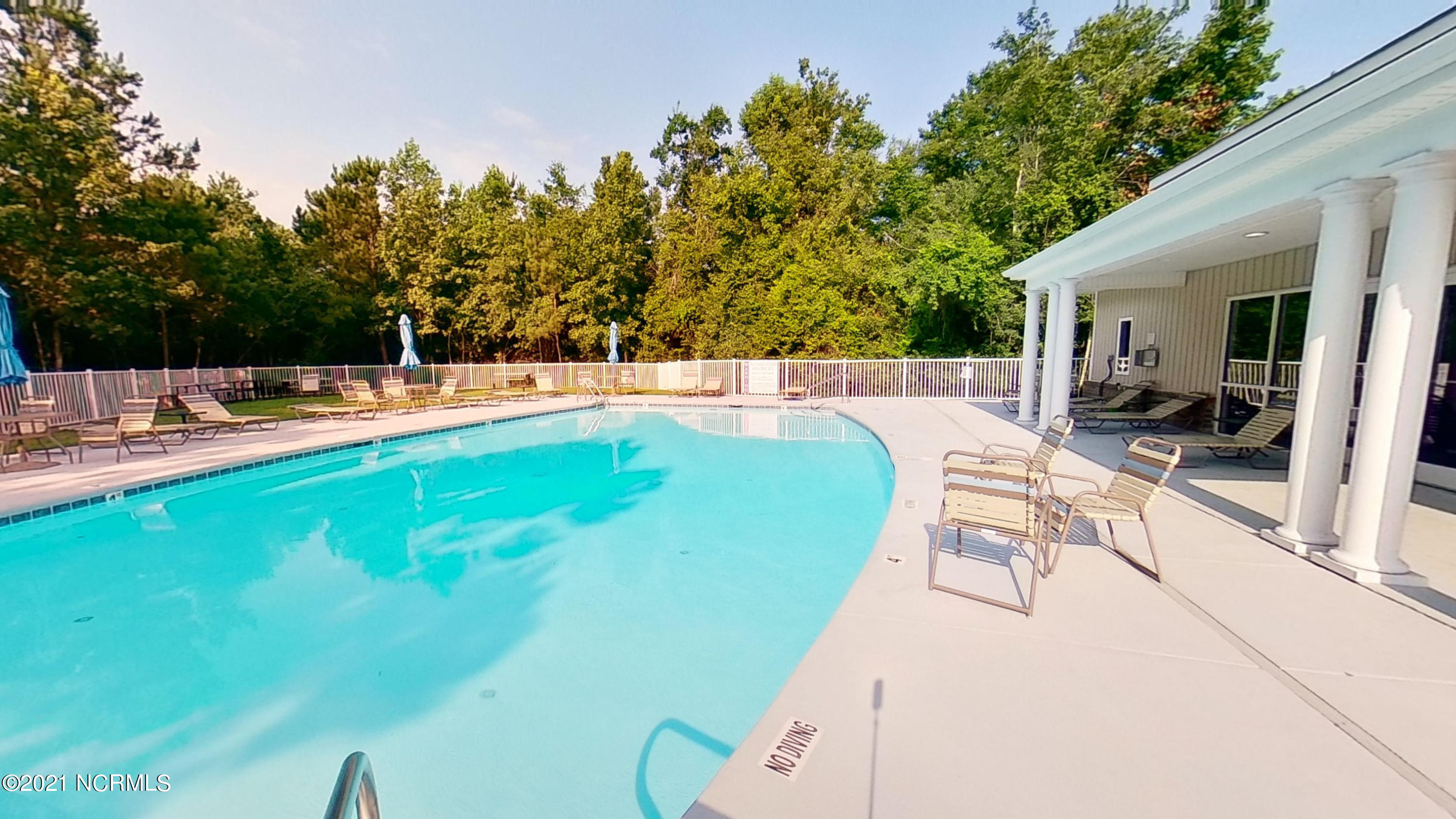 100546873 | Photo 33