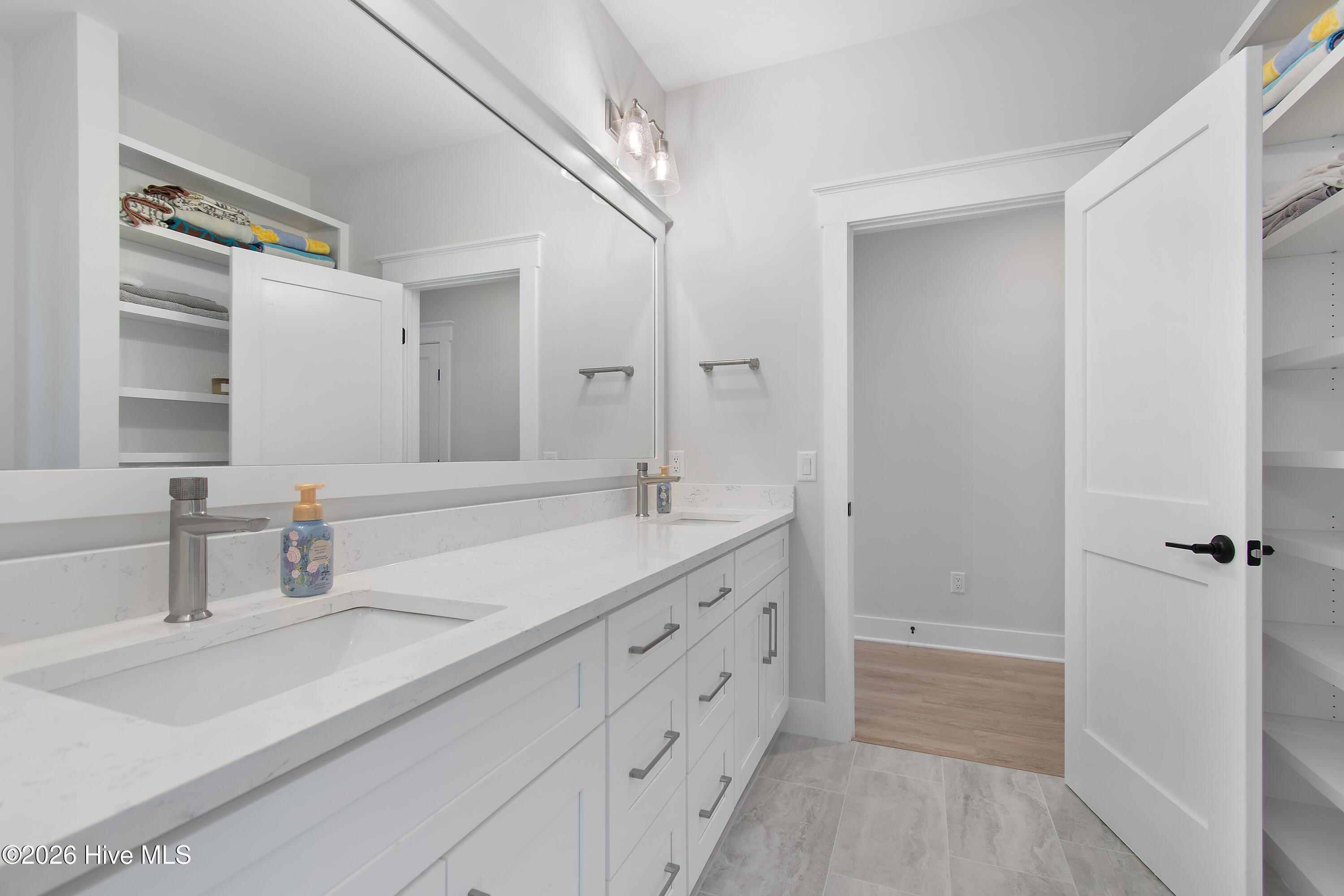 100567576 | Photo 20