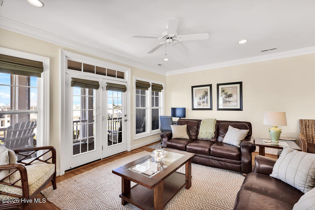 100564963 | Photo 55