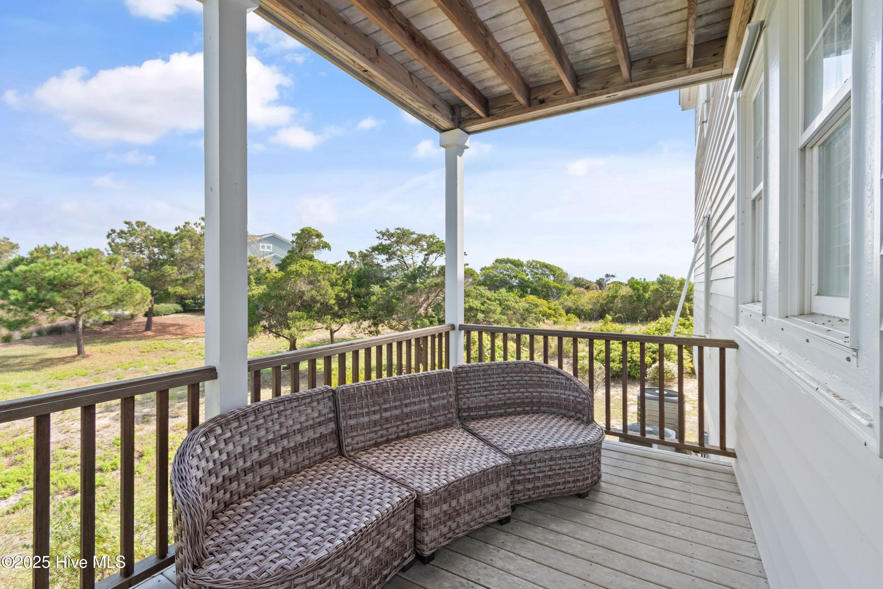 100536702 | Photo 110