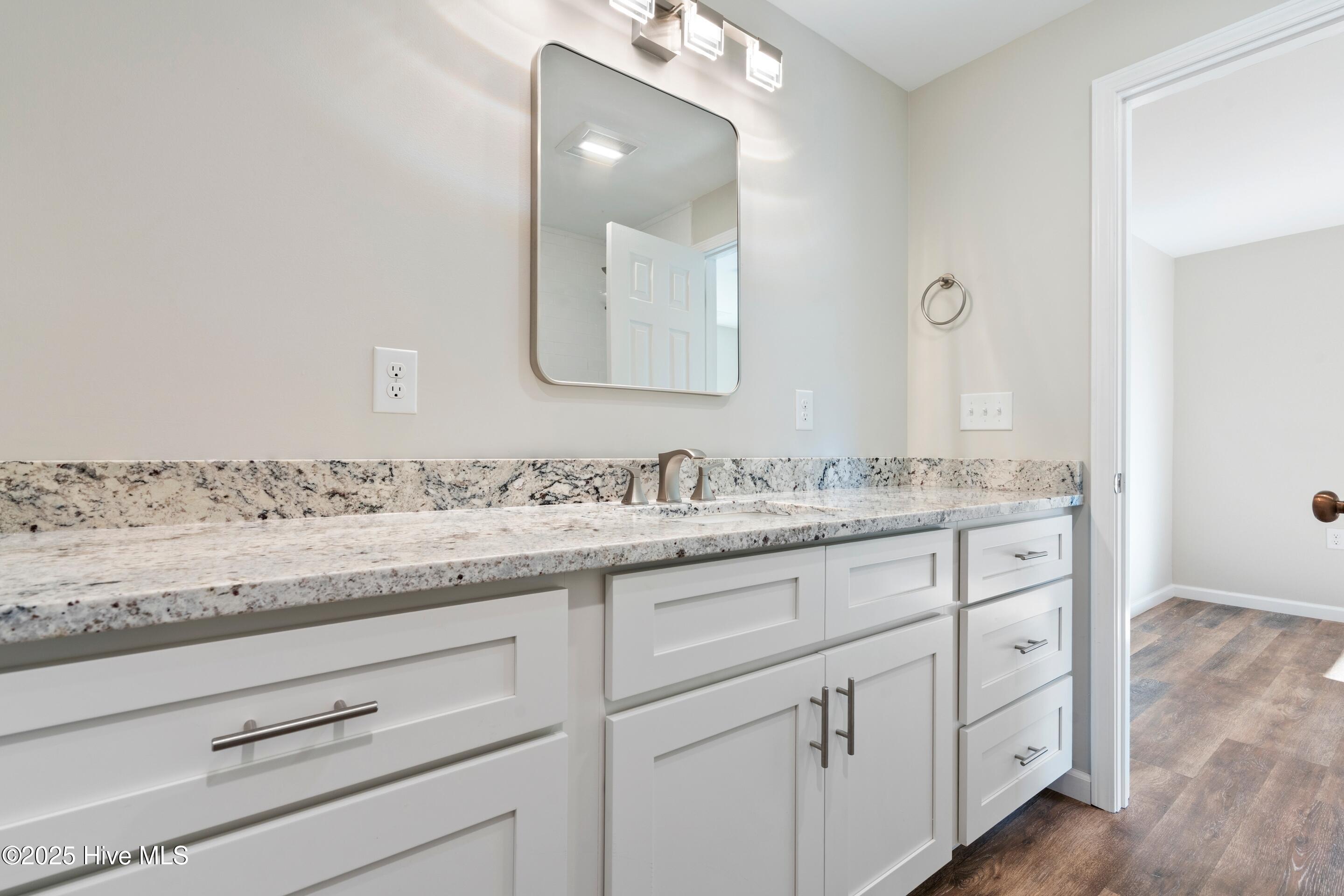 100545908 | Photo 26