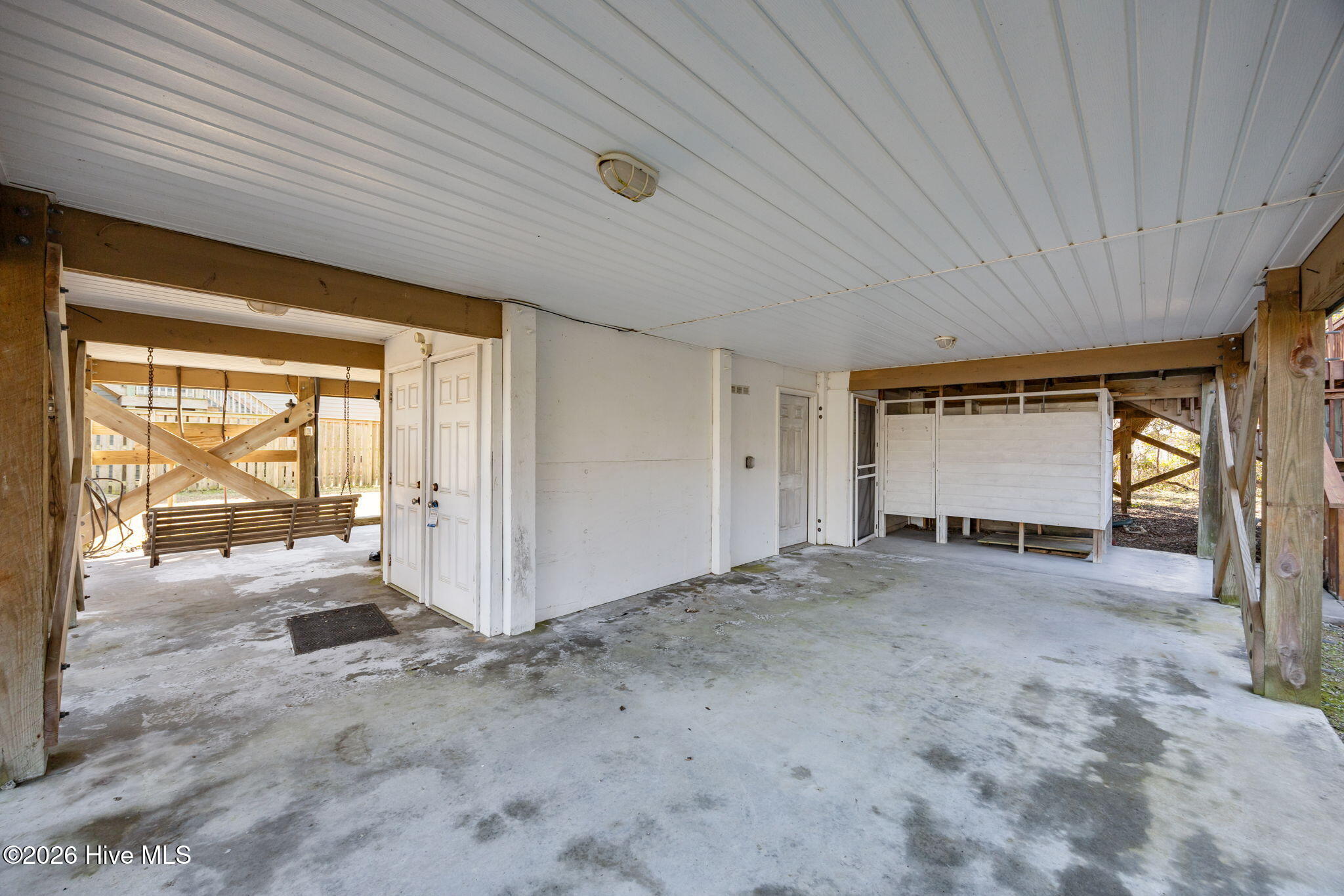 100553918 | Photo 43