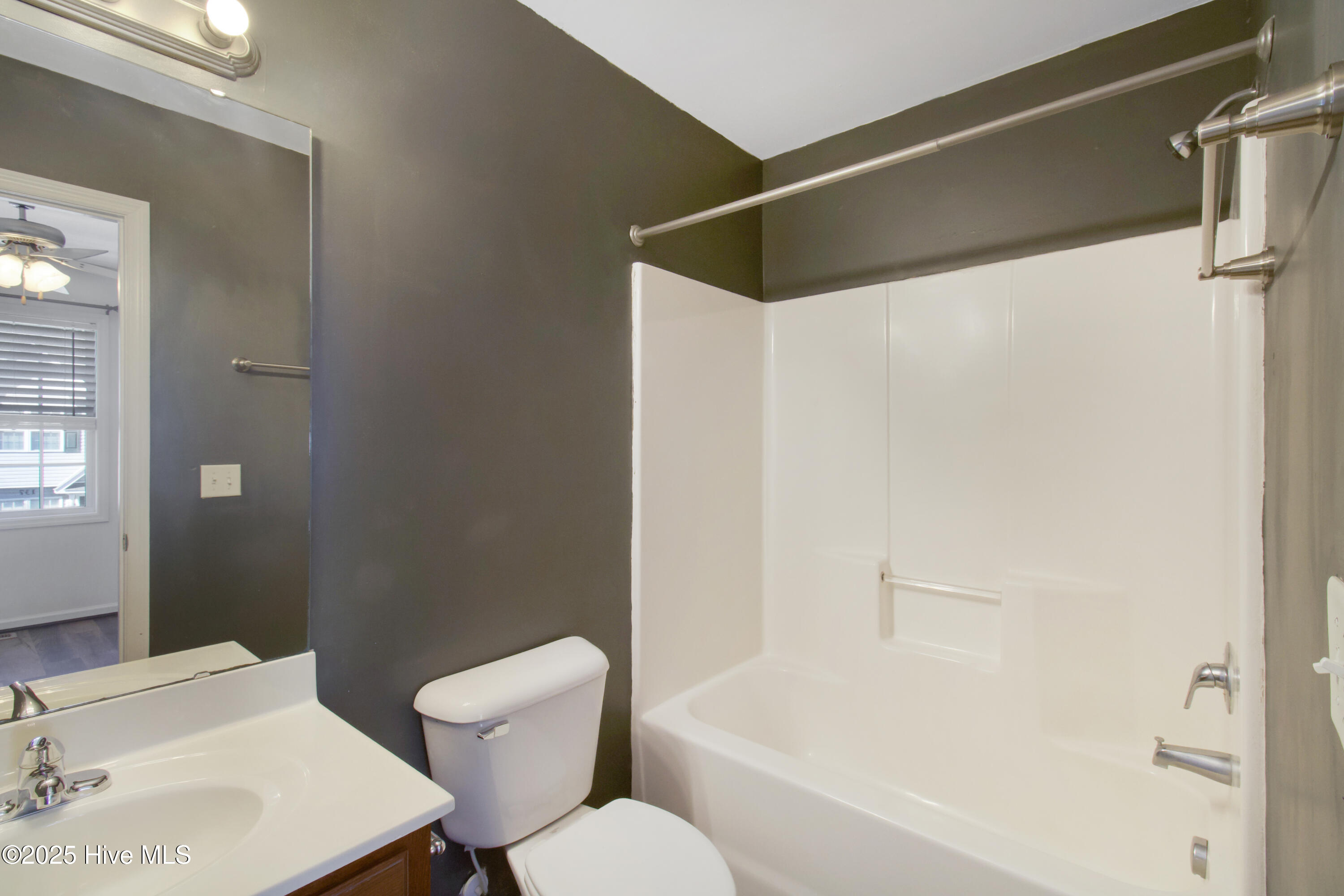 100545991 | Photo 17