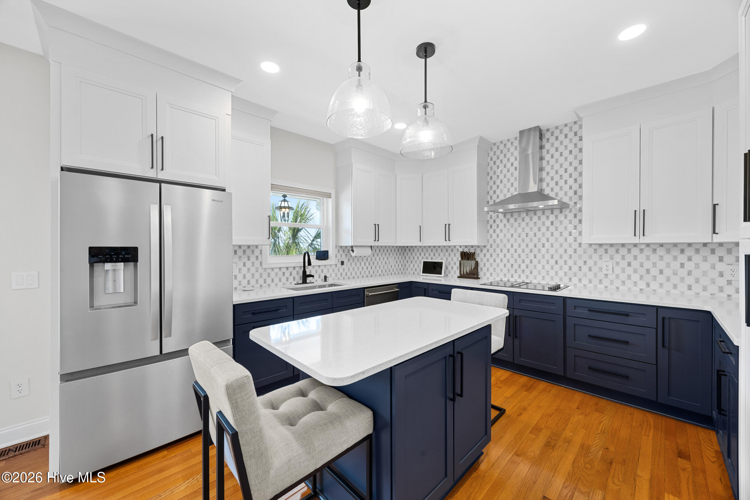 100567542 | Photo 21