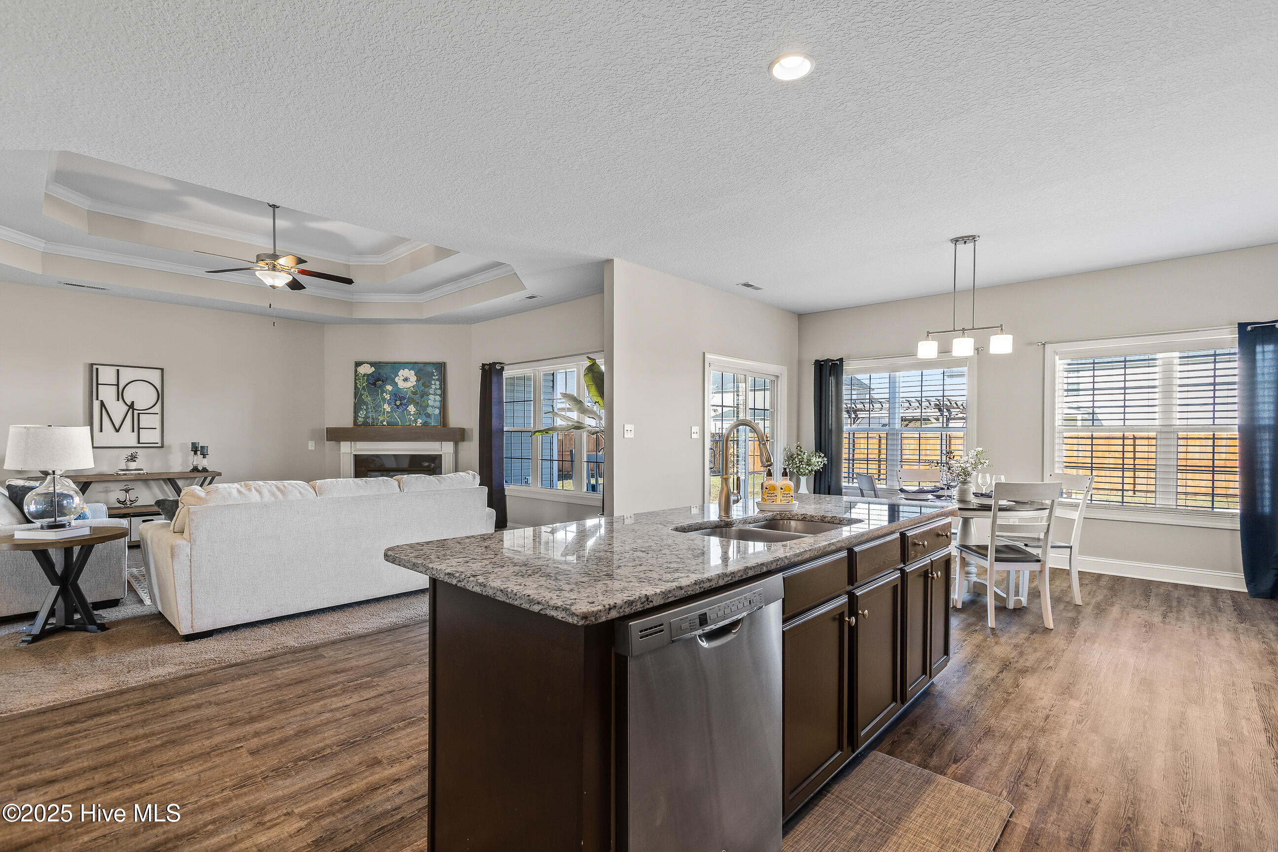 100541822 | Photo 15