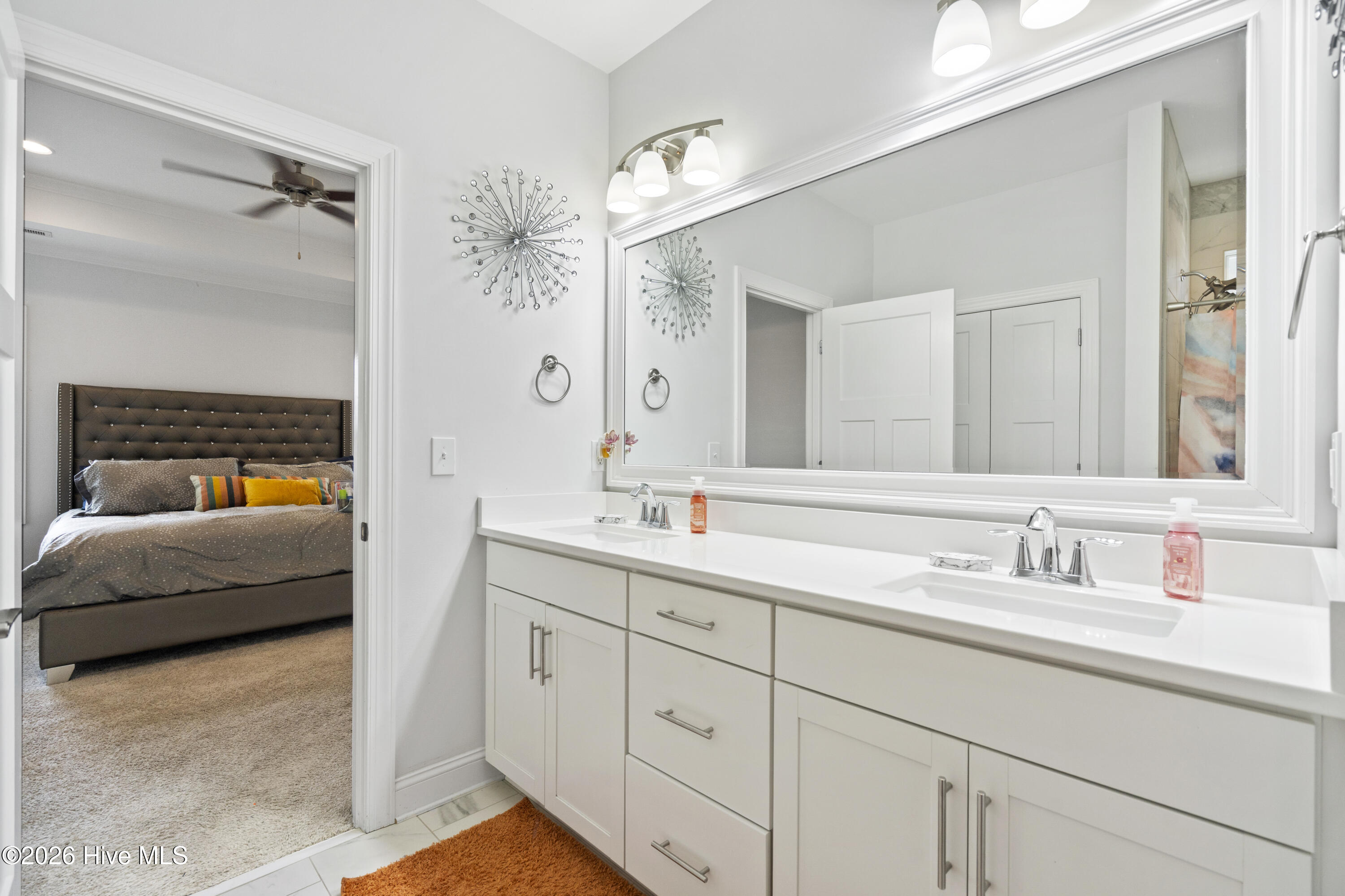 100554092 | Photo 21