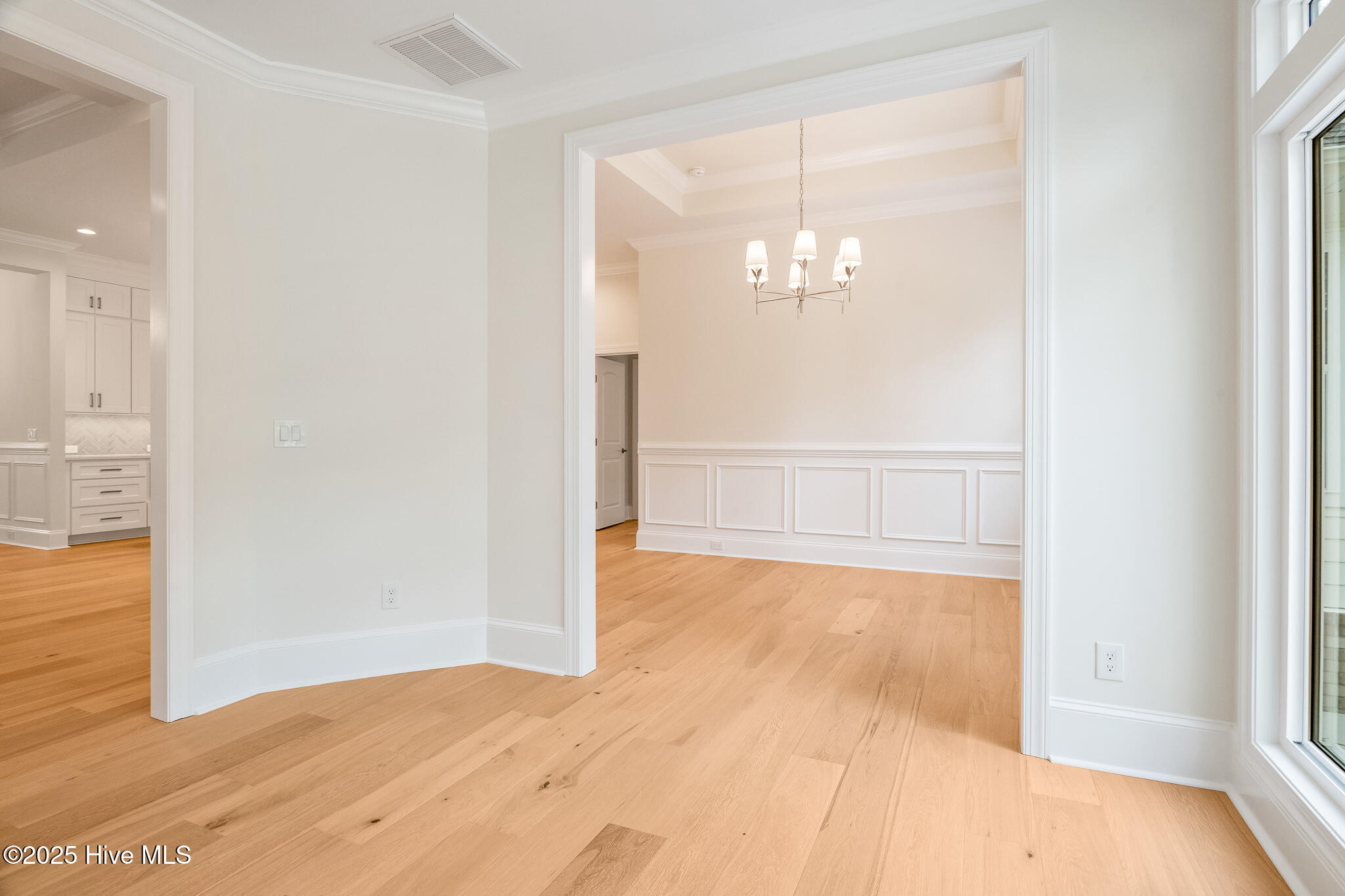 100535512 | Photo 31