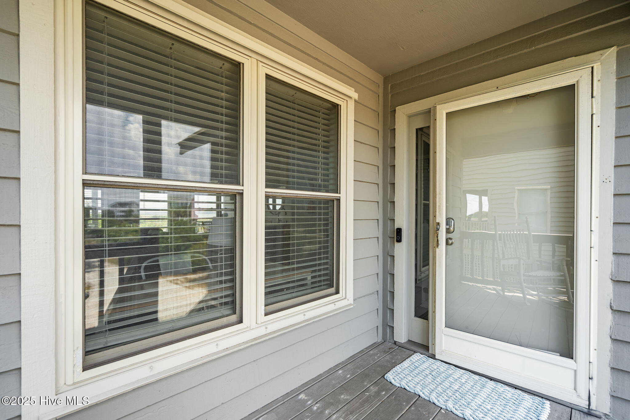 100540801 | Photo 56