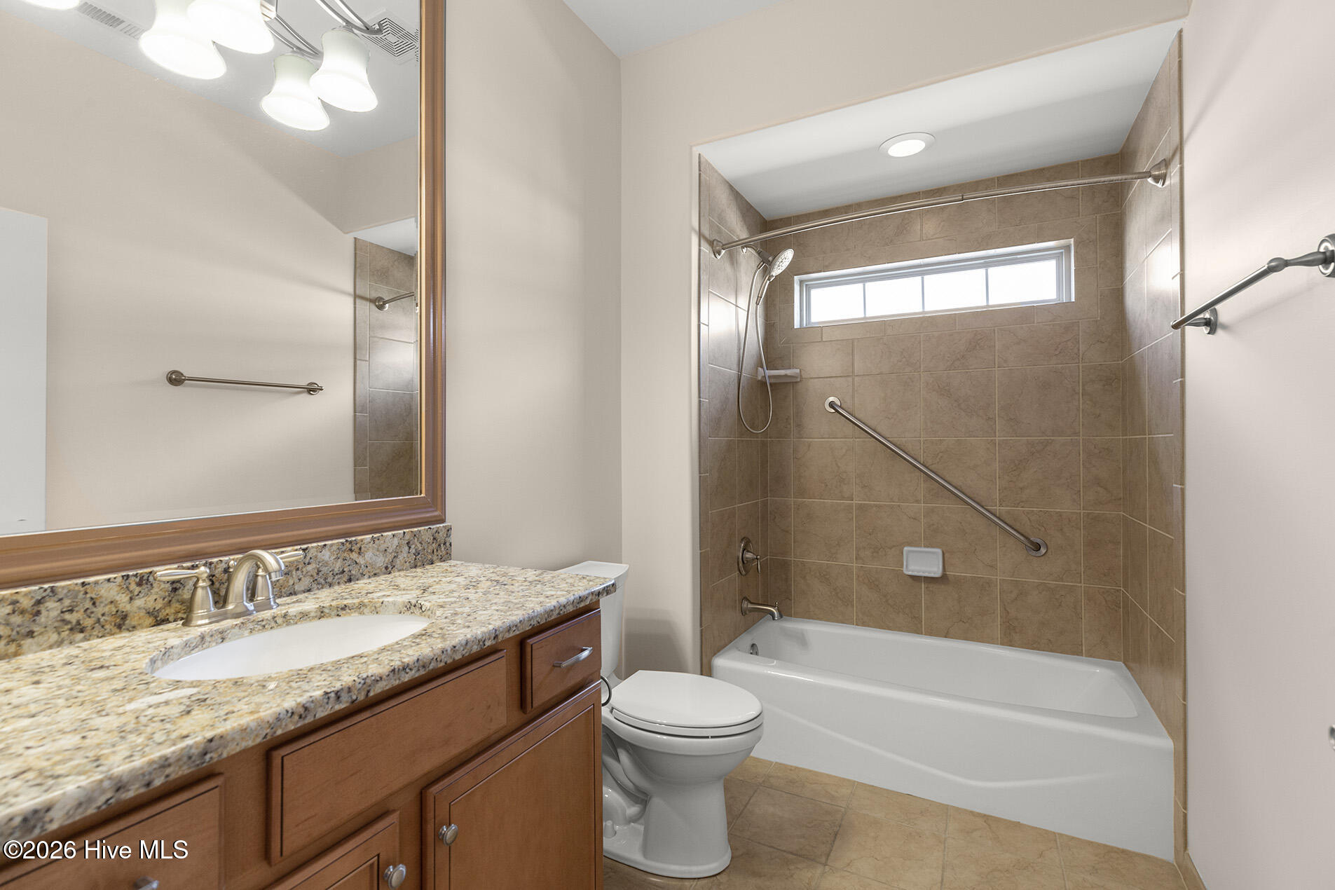 100556141 | Photo 34