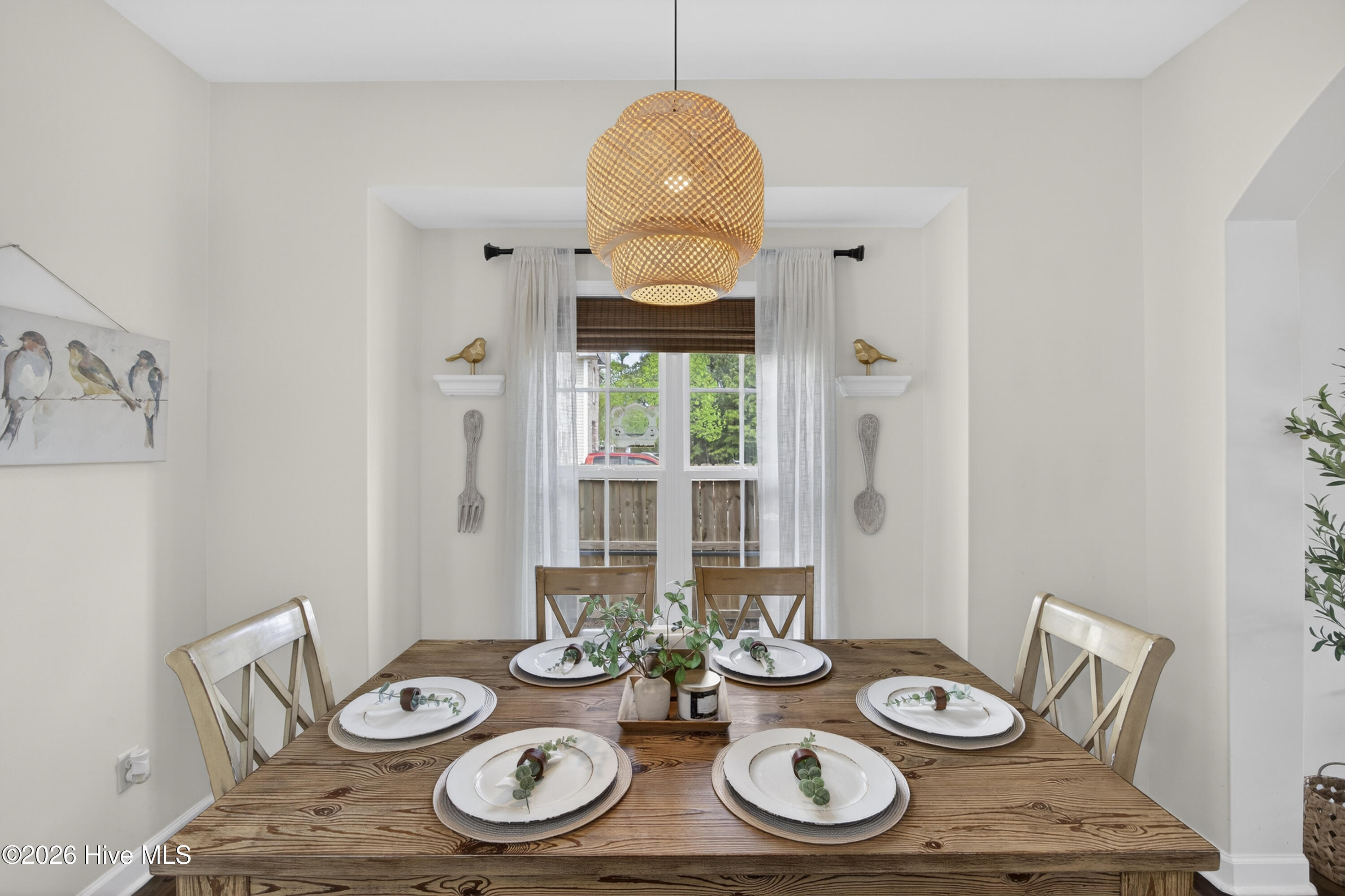 100565225 | Photo 25