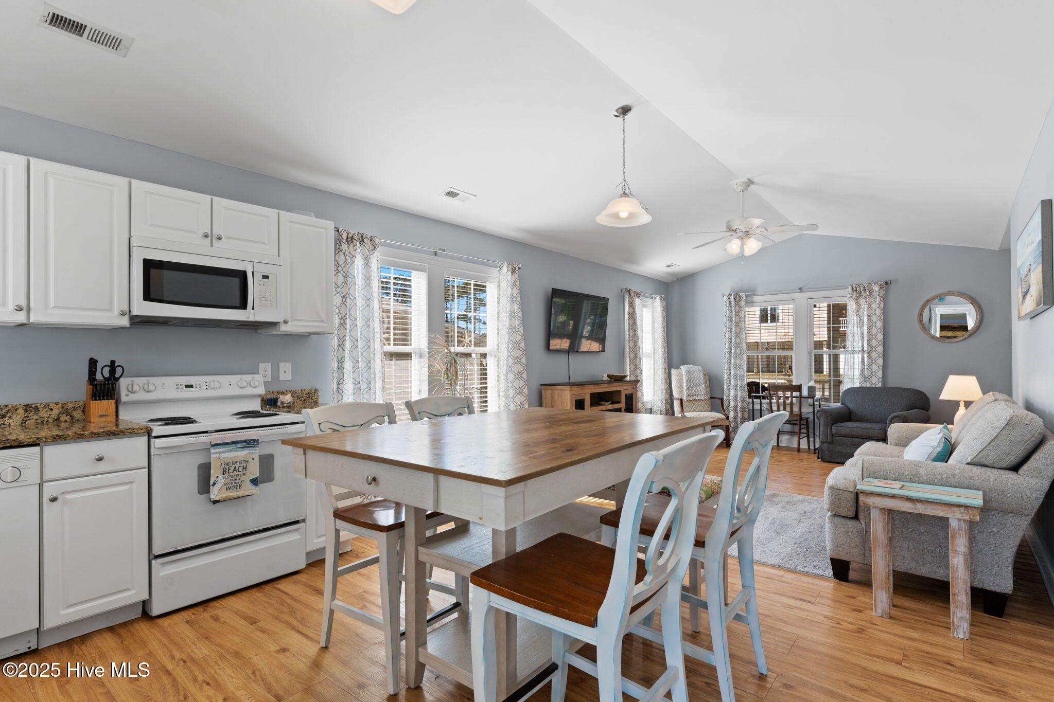 100541037 | Photo 19