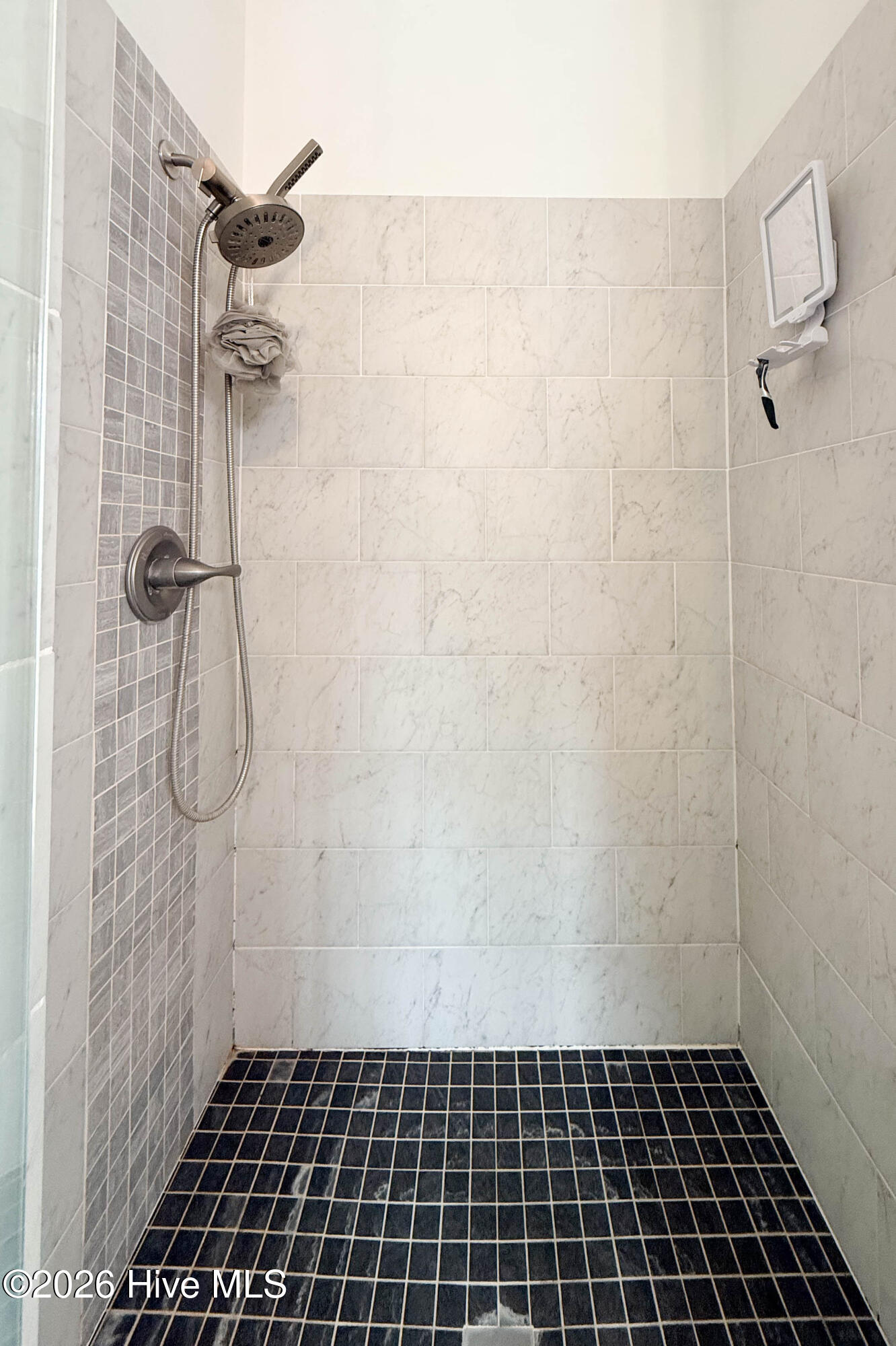 100549521 | Photo 45