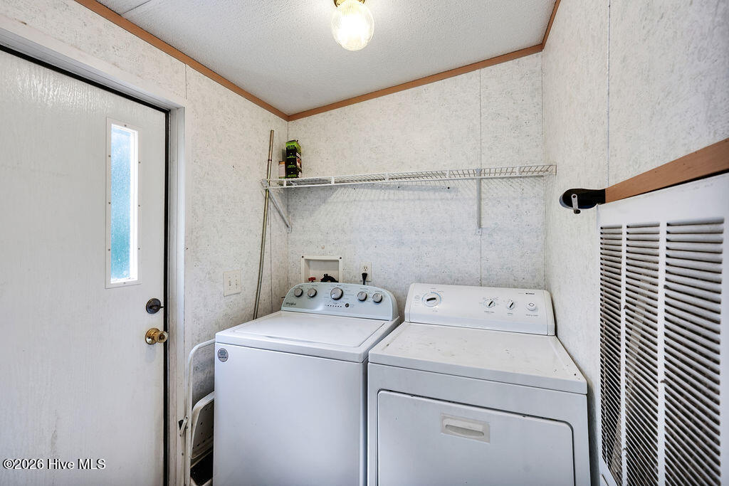 100569938 | Photo 33