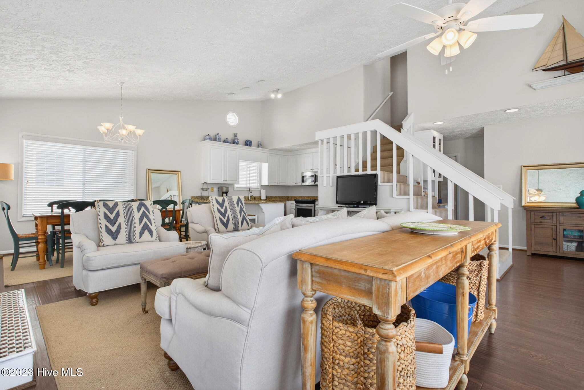 100566511 | Photo 11